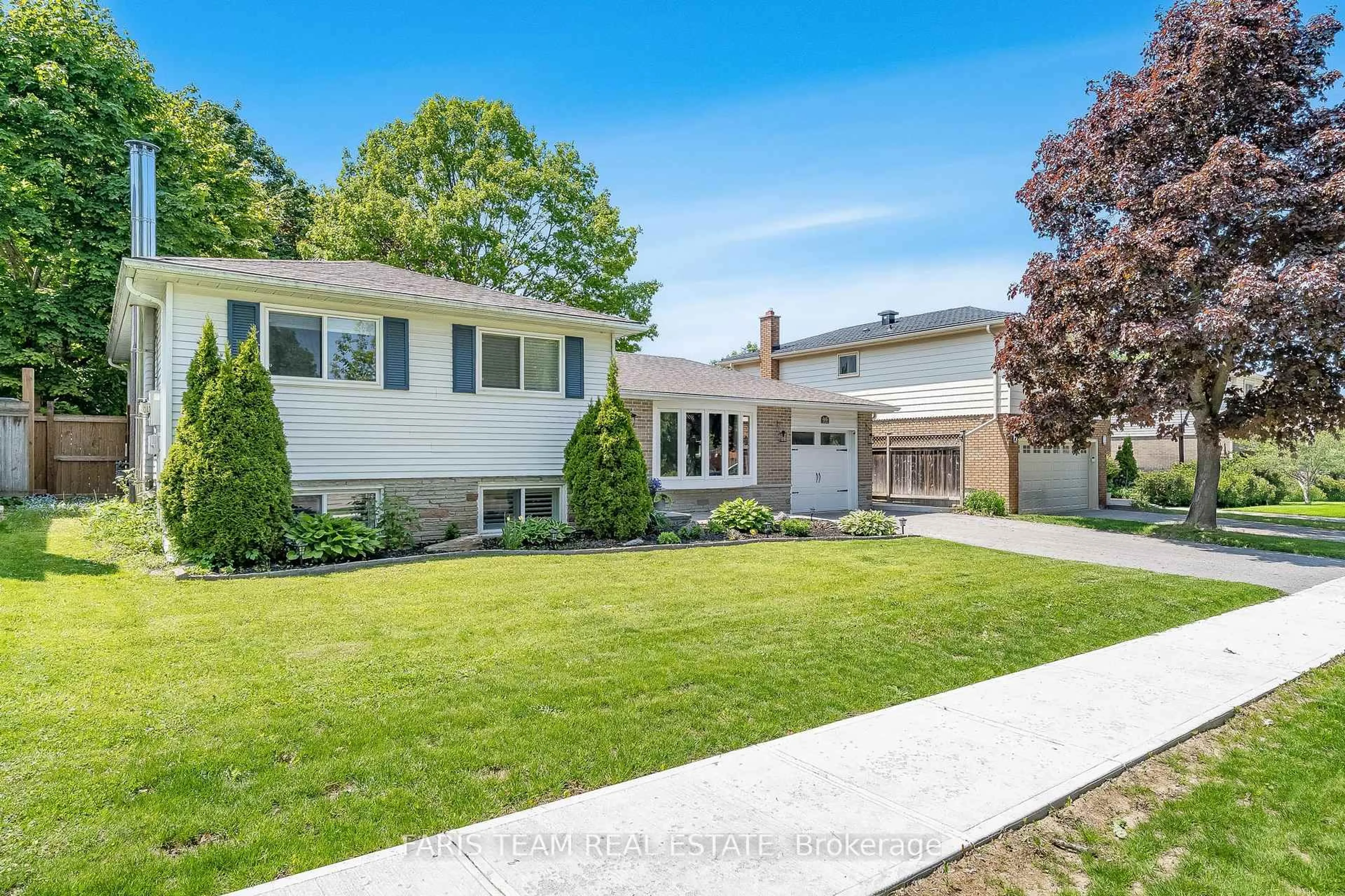 Home with vinyl exterior material, street for 46 Briar Rd, Barrie Ontario L4N 3M4