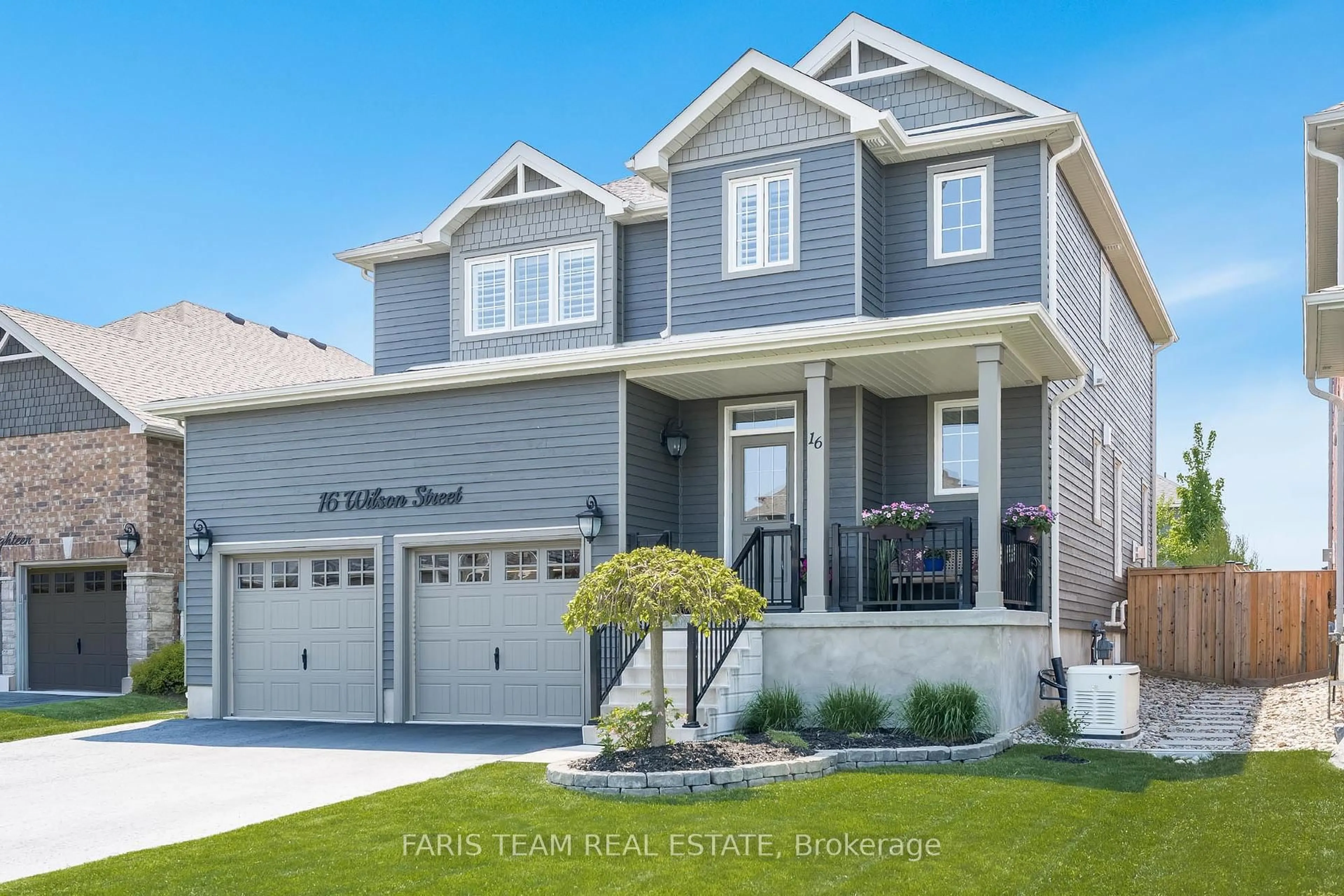Home with vinyl exterior material, street for 16 Wilson St, Collingwood Ontario L9Y 0Y9