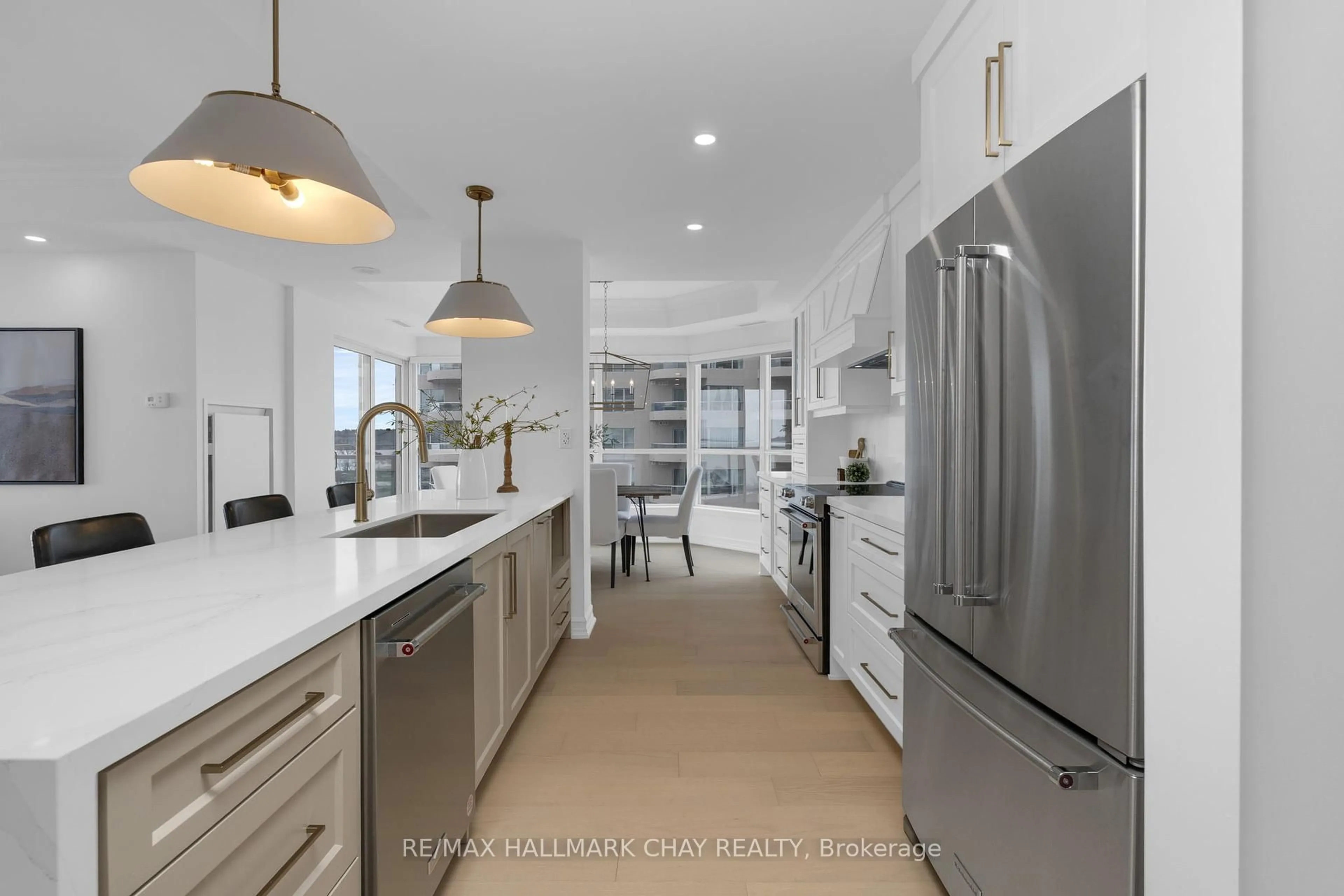 Open concept kitchen, ceramic/tile floor for 6 Toronto St #603, Barrie Ontario L4N 9R2