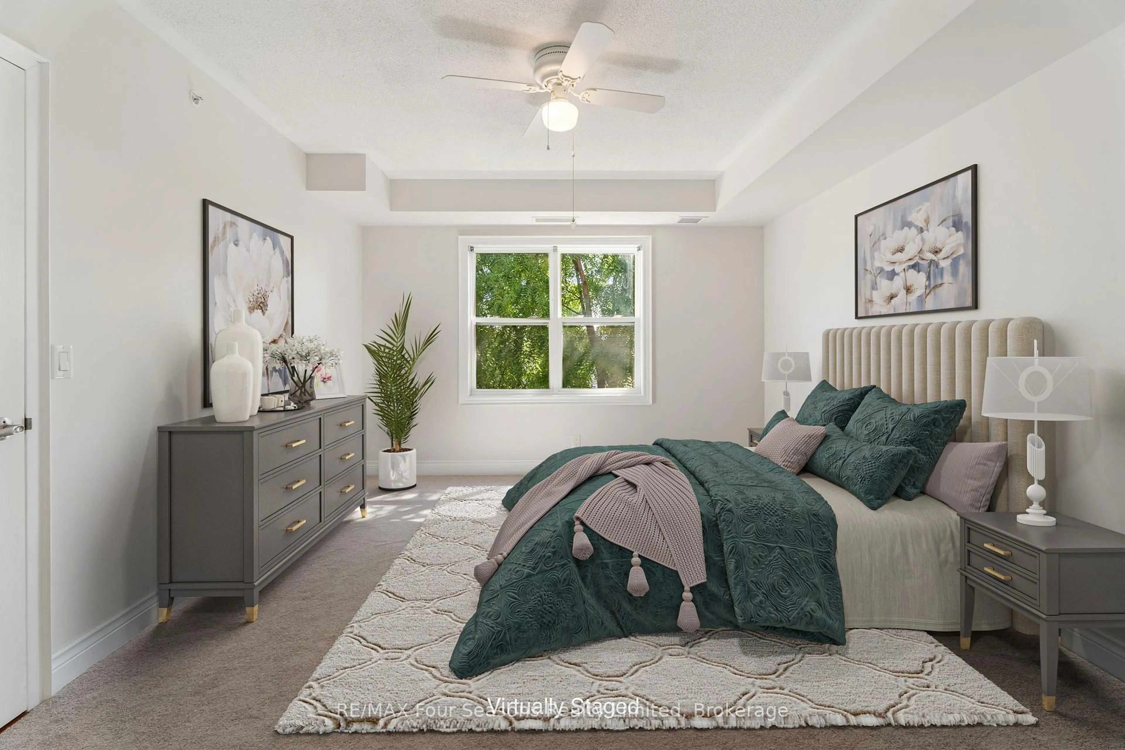 Bedroom with bed, unknown for 91 RAGLAN St #411, Collingwood Ontario L9Y 3B3