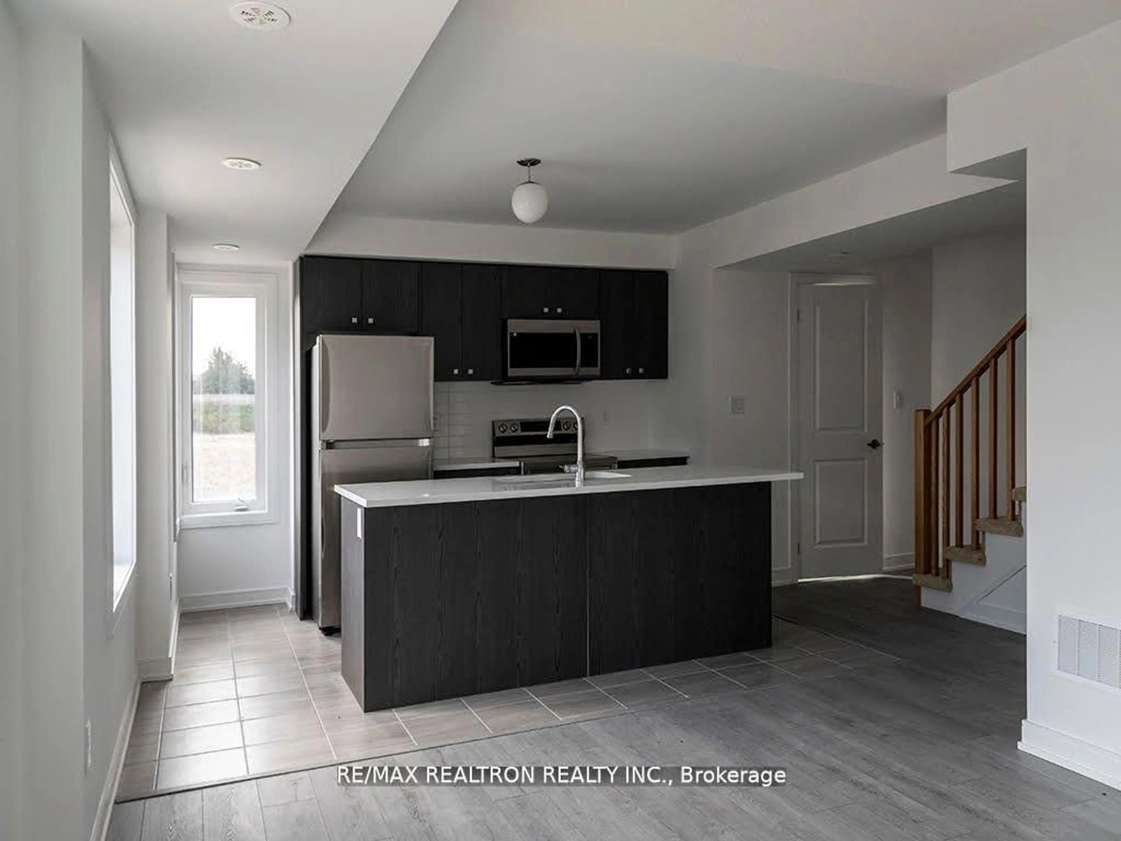 Open concept kitchen, unknown for 131 Appletree Lane, Barrie Ontario L9J 0P1