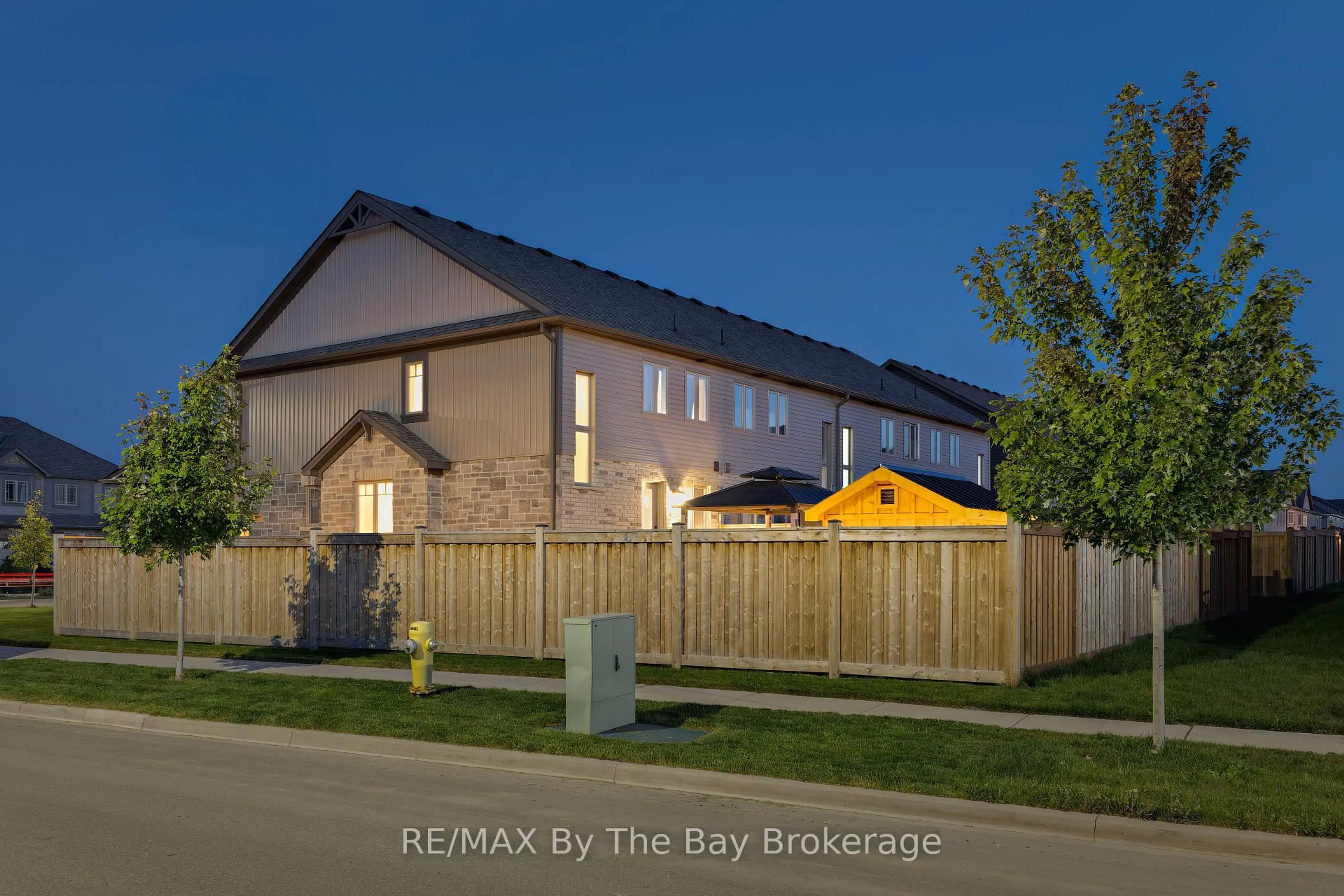 A pic from outside/outdoor area/front of a property/back of a property/a pic from drone, street for 15 FOLEY Cres, Collingwood Ontario L9Y 3B7