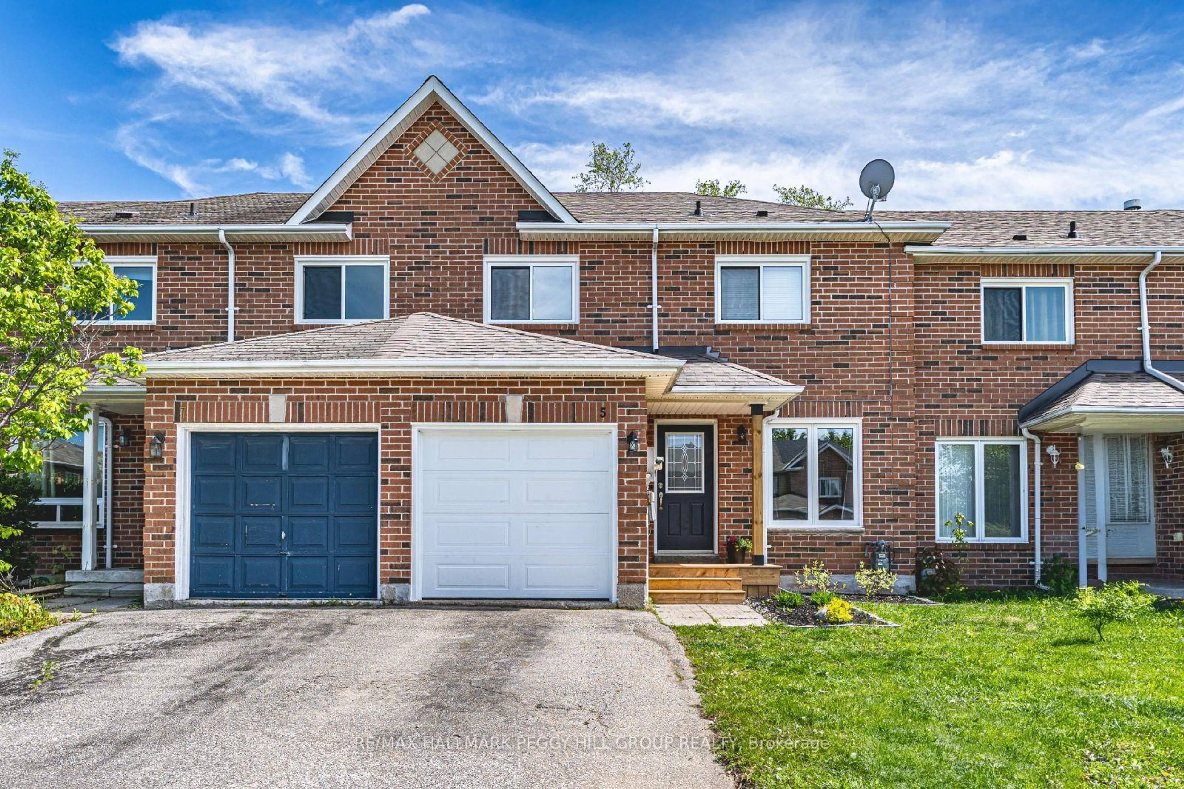 Home with brick exterior material, street for 5 Lyfytt Cres, Barrie Ontario L4N 7X4