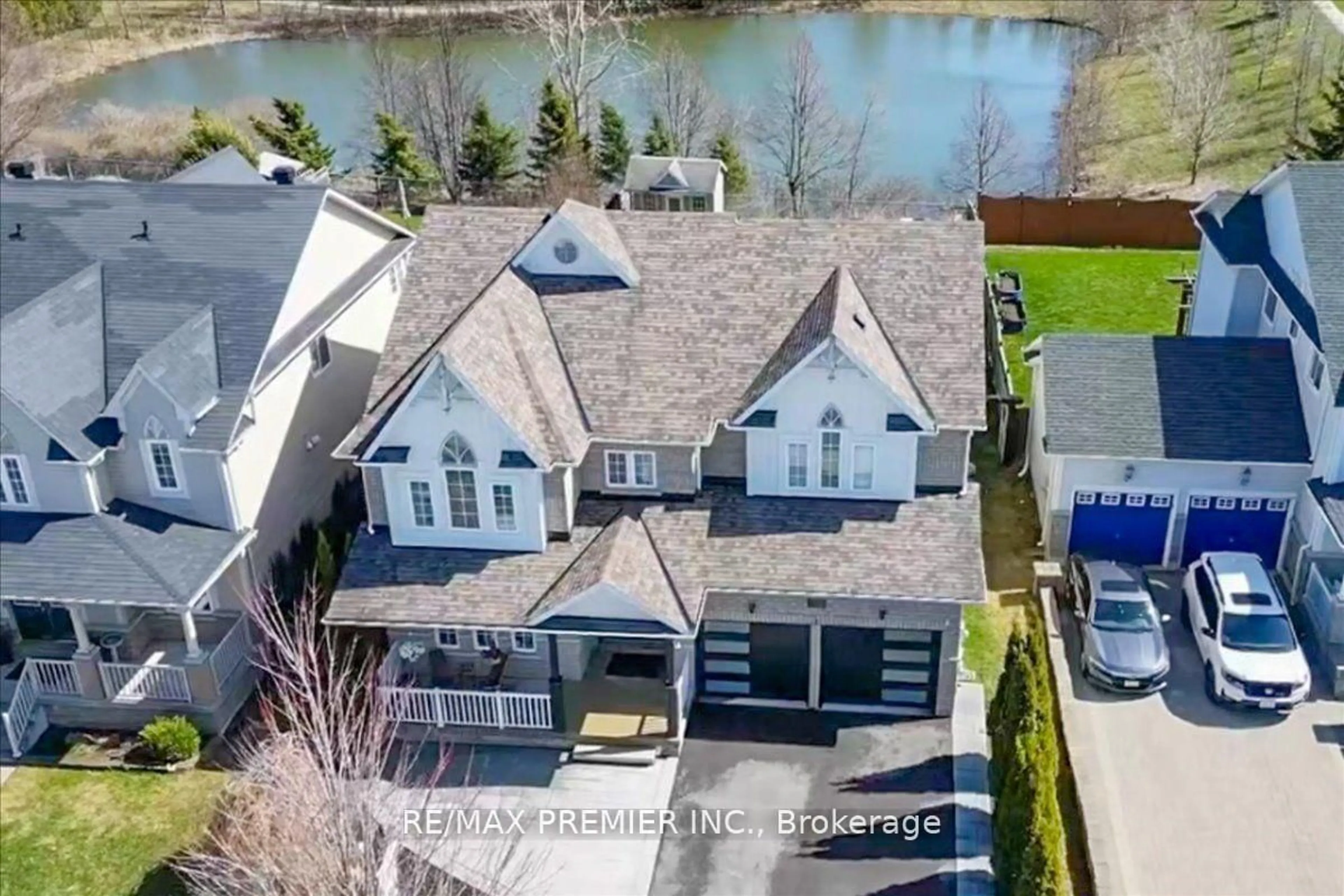 A pic from outside/outdoor area/front of a property/back of a property/a pic from drone, water/lake/river/ocean view for 3 Pepin Crt, Barrie Ontario L4M 7J4