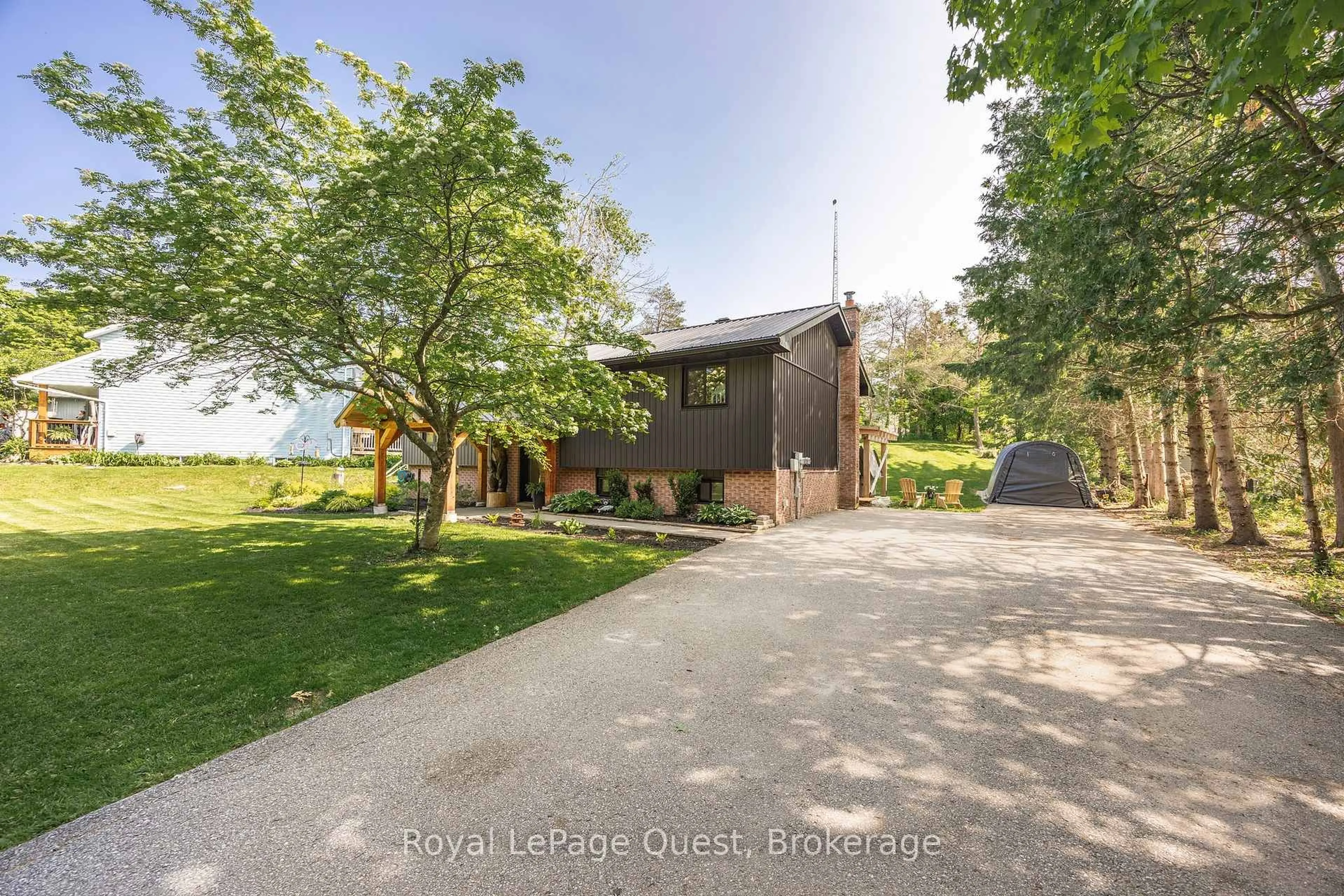 A pic from outside/outdoor area/front of a property/back of a property/a pic from drone, water/lake/river/ocean view for 4 Cedarbrook Cres, Oro-Medonte Ontario L0L 1T0