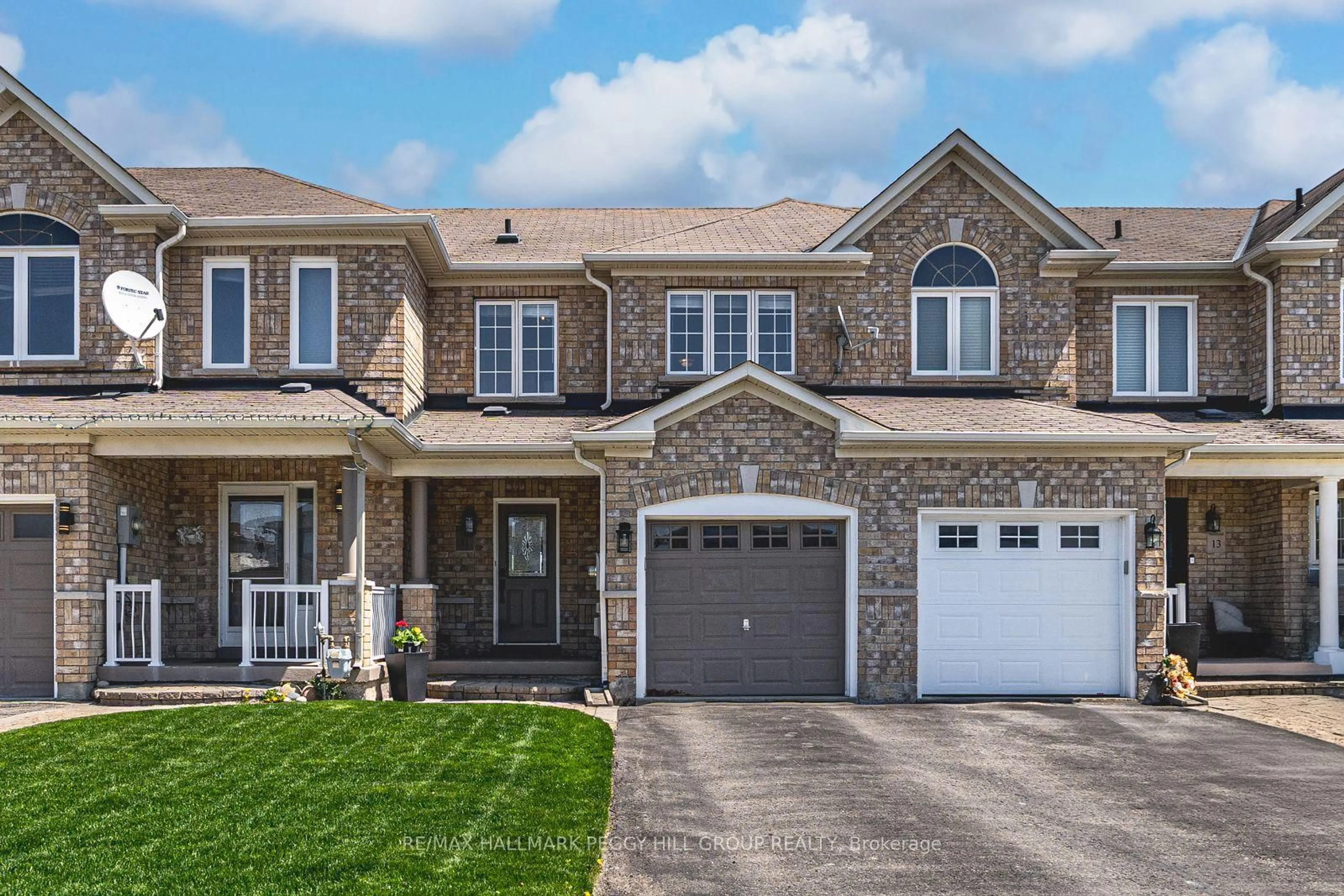 Home with brick exterior material, street for 11 Lake Cres, Barrie Ontario L4N 6A6