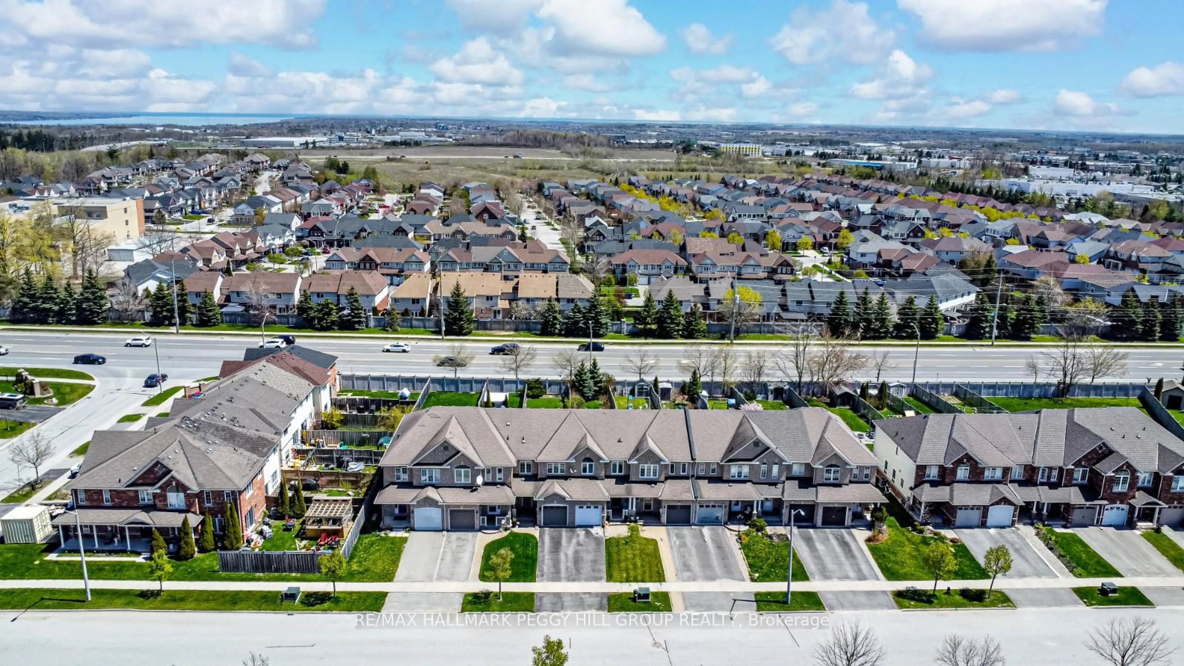 A pic from outside/outdoor area/front of a property/back of a property/a pic from drone, unknown for 11 Lake Cres, Barrie Ontario L4N 6A6