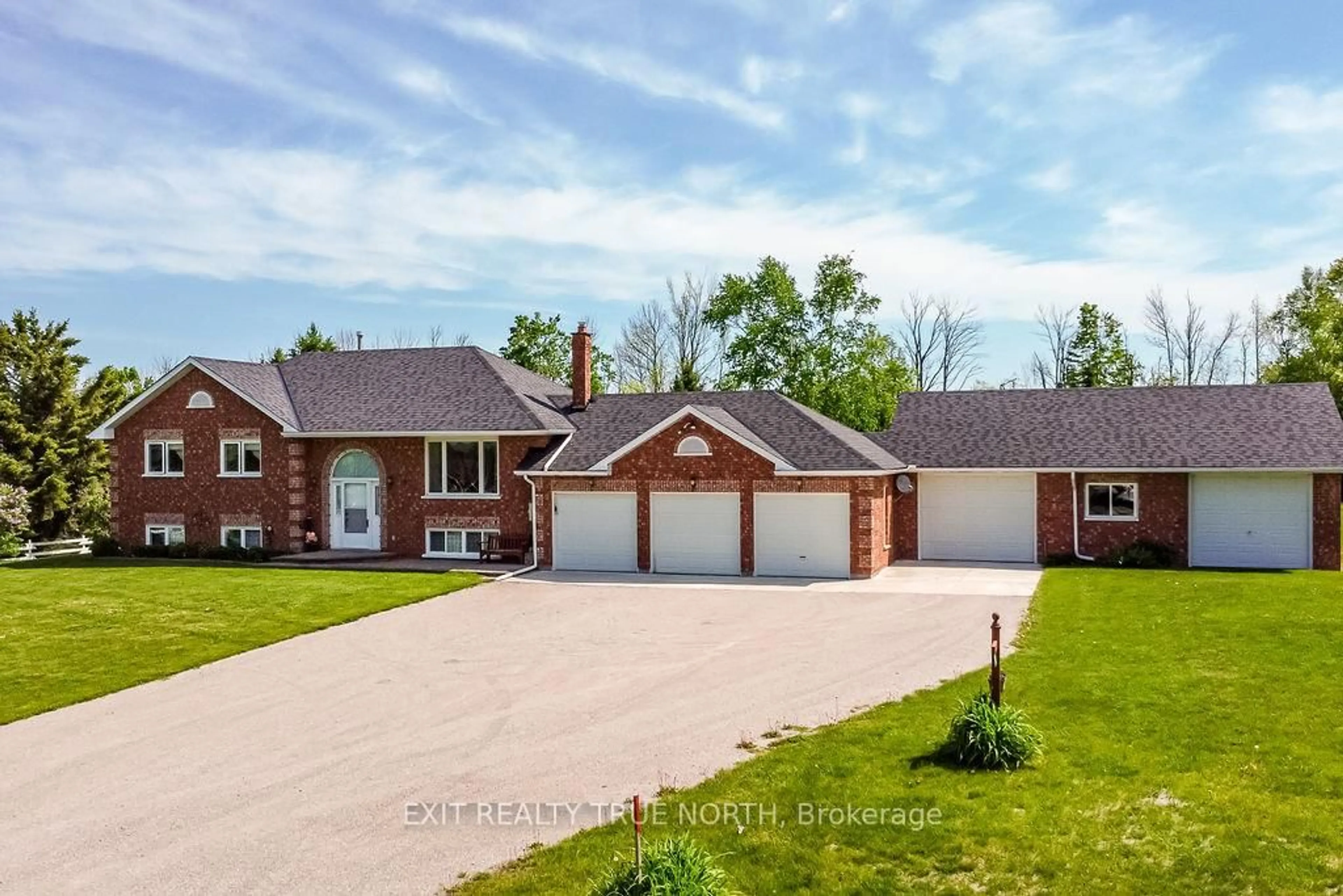Home with brick exterior material, street for 16 Hepinstall Pl, Oro-Medonte Ontario L3V 7Z7