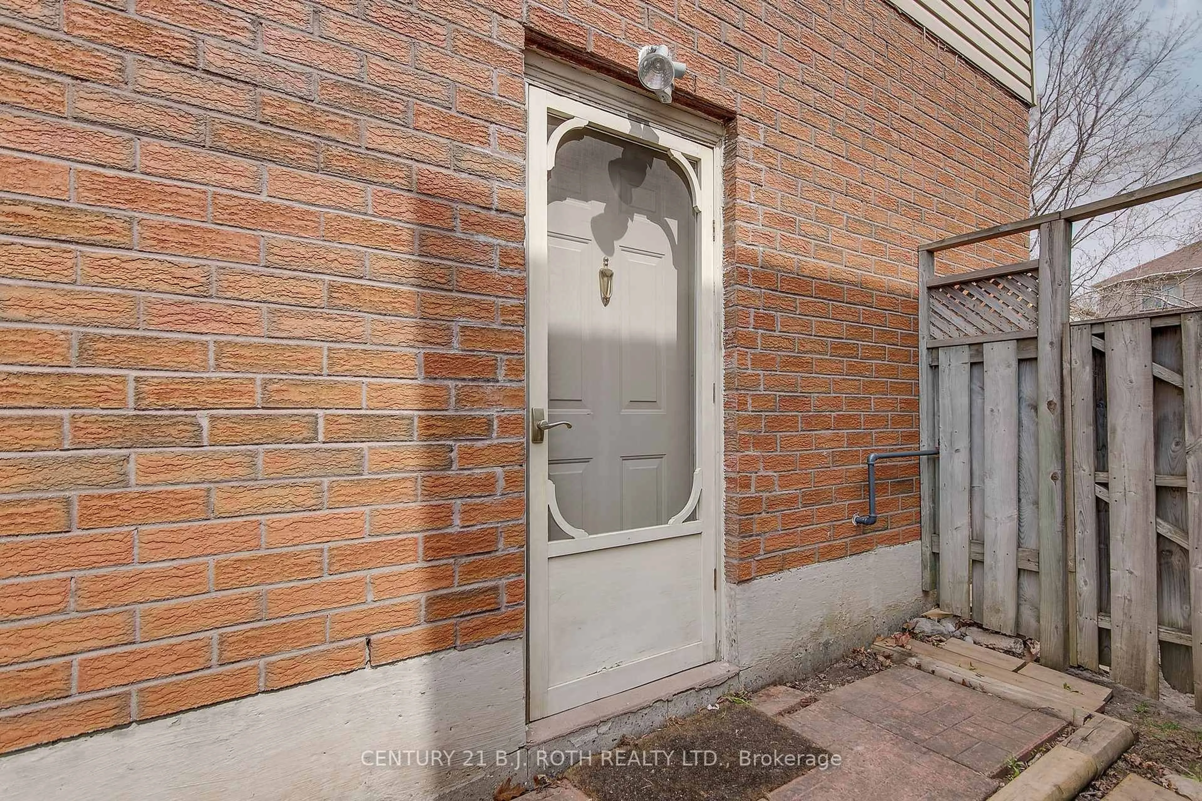 Unknown for 107 Laidlaw Dr, Barrie Ontario L4N 7R9