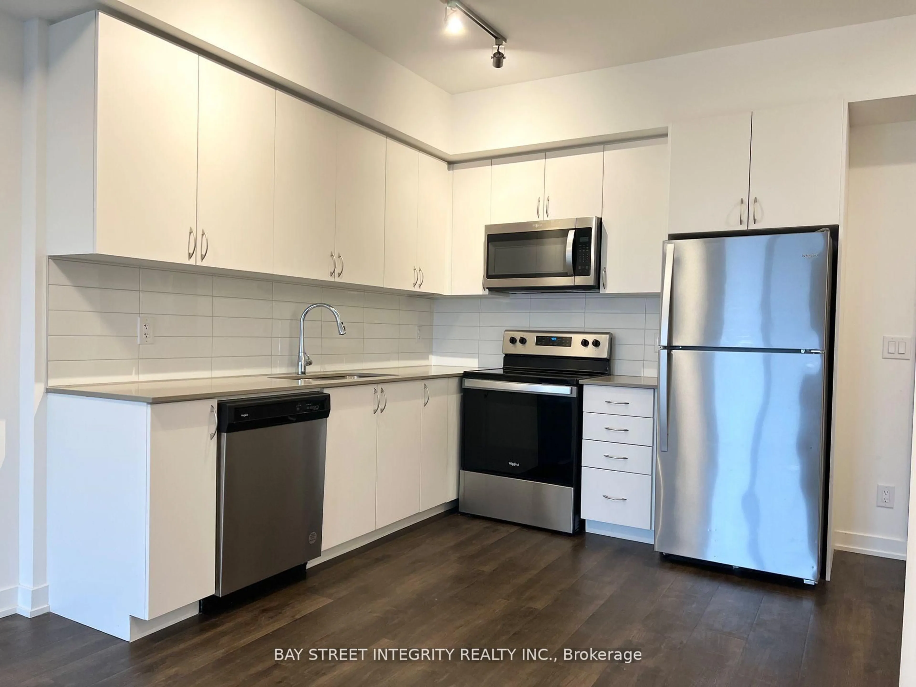 Standard kitchen, unknown for 56 Lakeside Terr #804, Barrie Ontario L4M 7B9