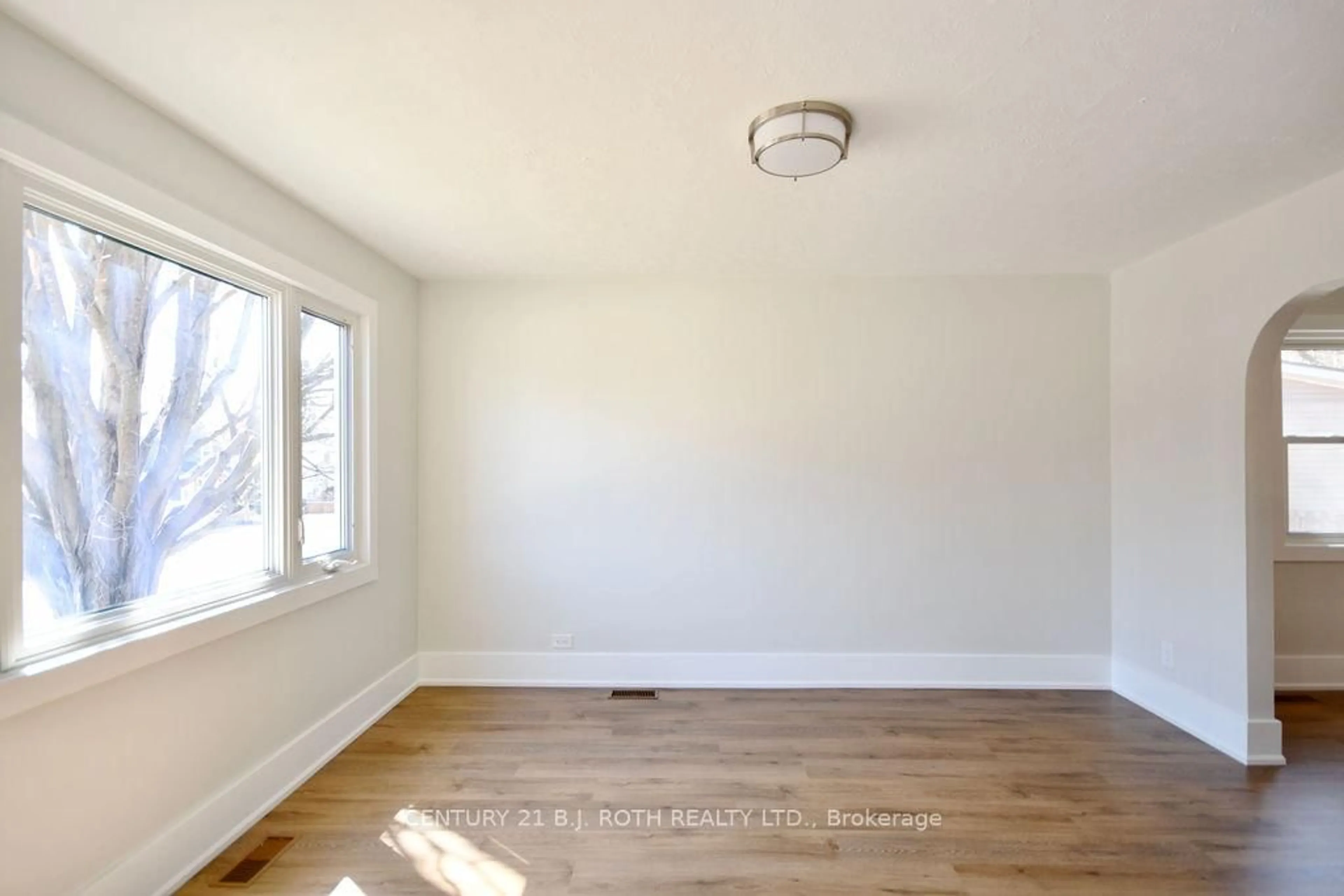 A pic of a room for 316 Nottawasaga St, Orillia Ontario L3V 3K6
