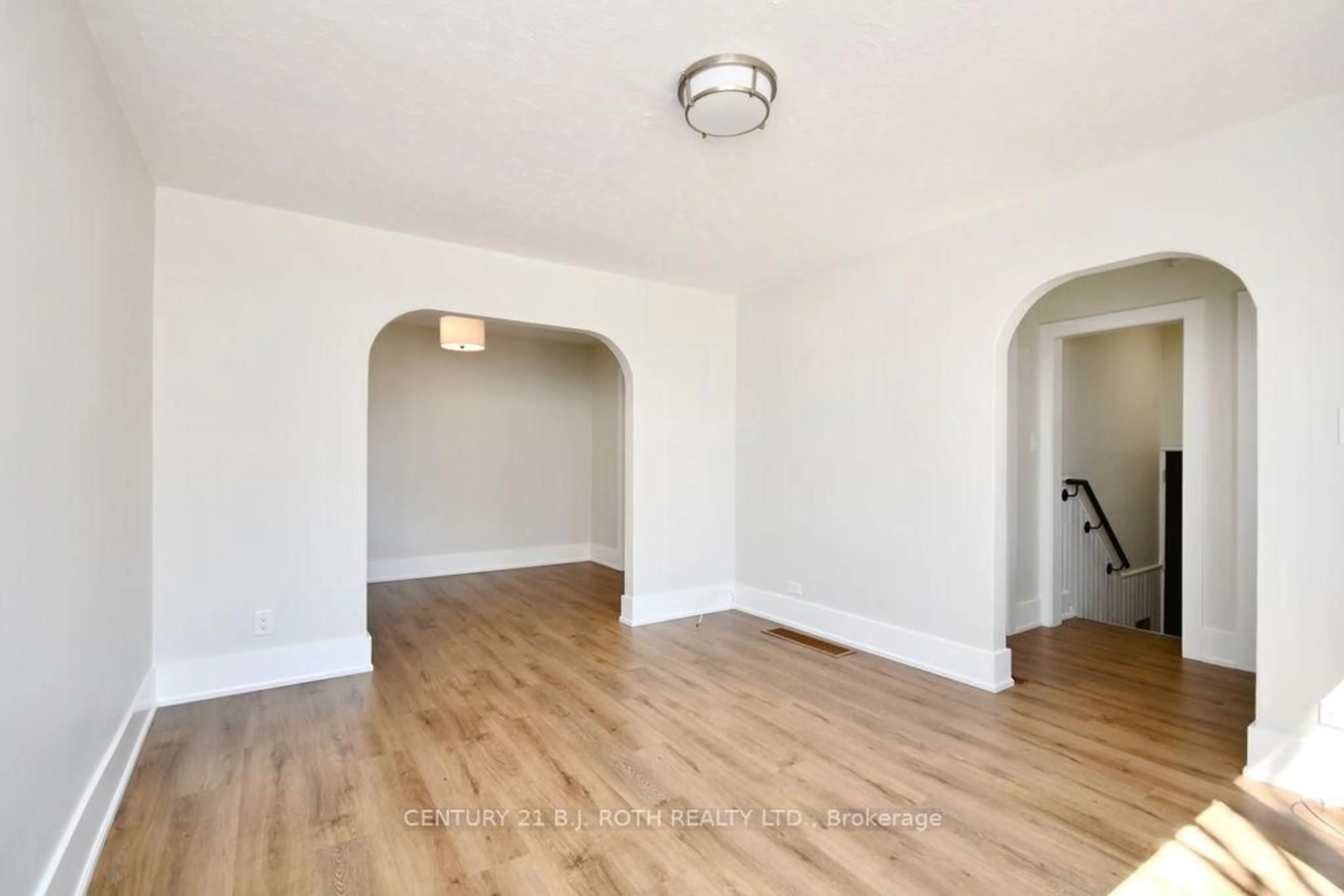 A pic of a room for 316 Nottawasaga St, Orillia Ontario L3V 3K6