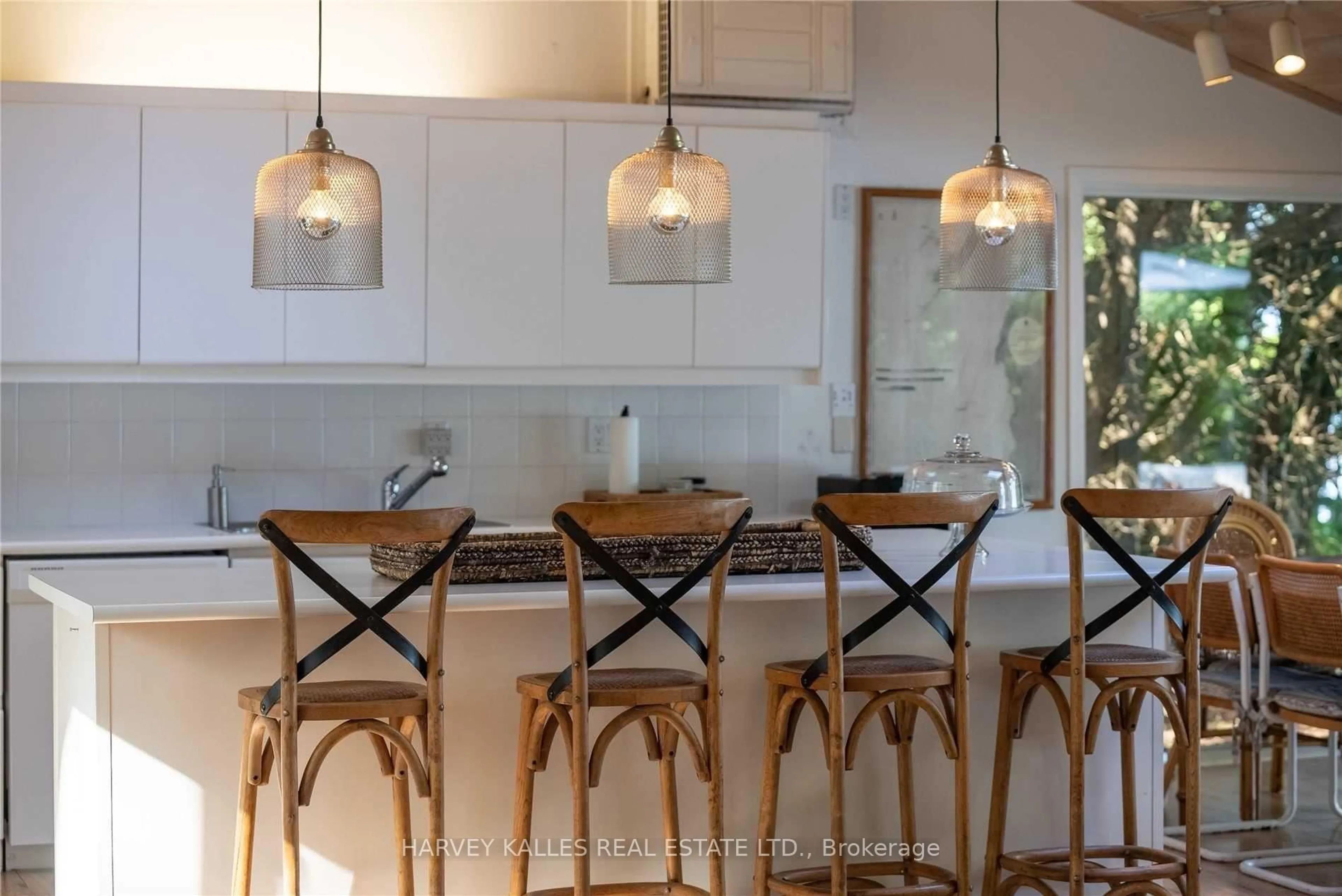 Contemporary kitchen, unknown for 1 Mclean Cres, Oro-Medonte Ontario L4M 1J2