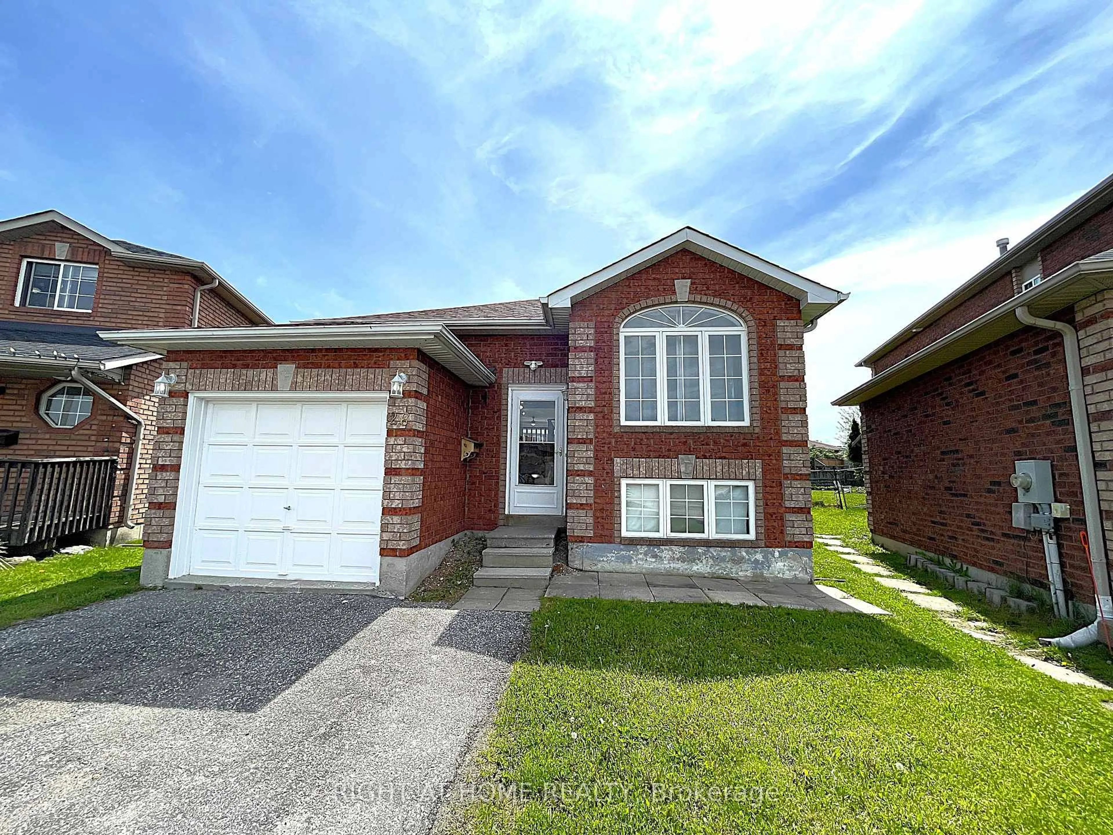 Home with brick exterior material, street for 26 Weymouth Rd, Barrie Ontario L4M 6R9