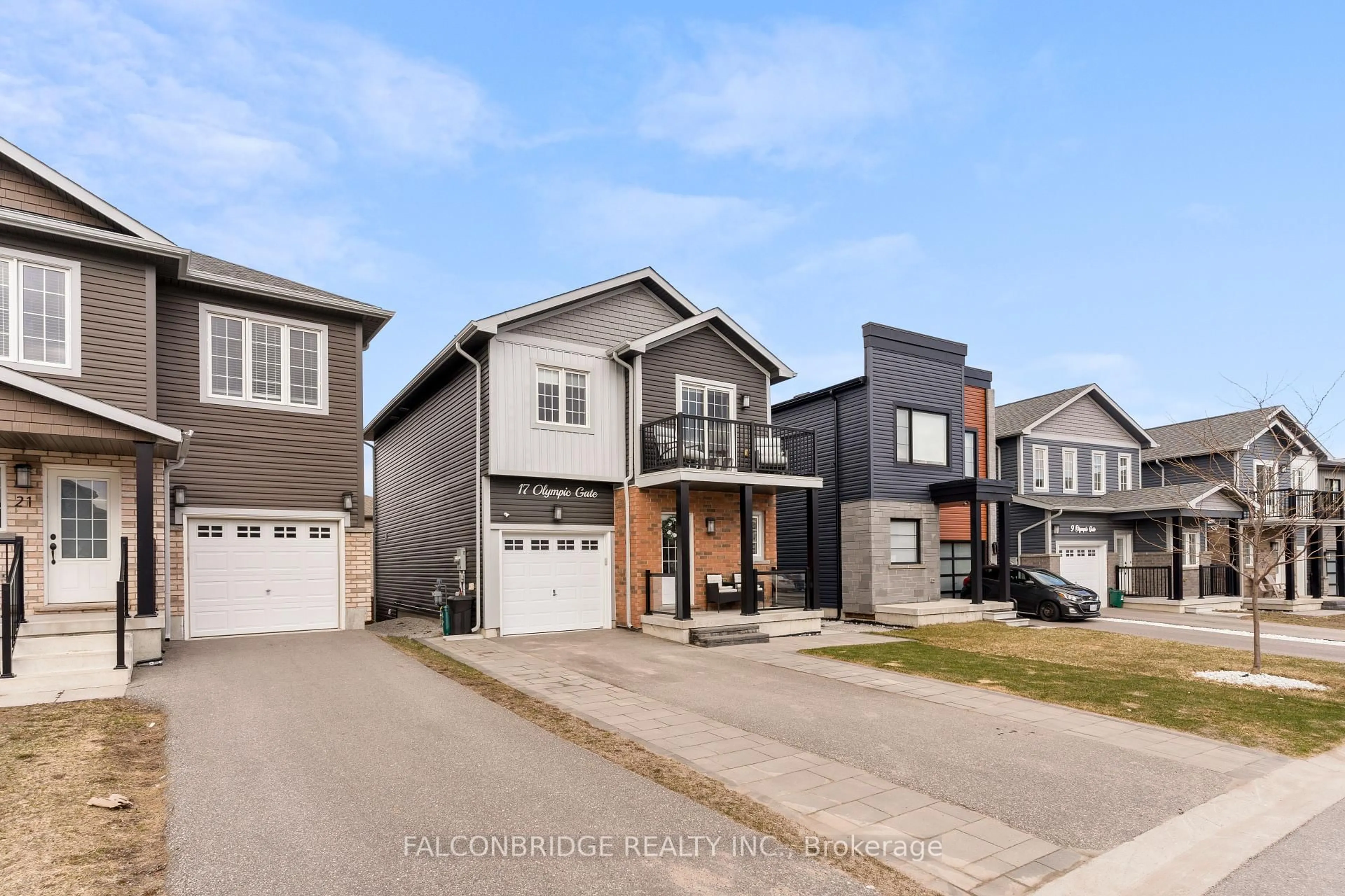 Home with vinyl exterior material, street for 17 Olympic Gate, Barrie Ontario L9J 0H9