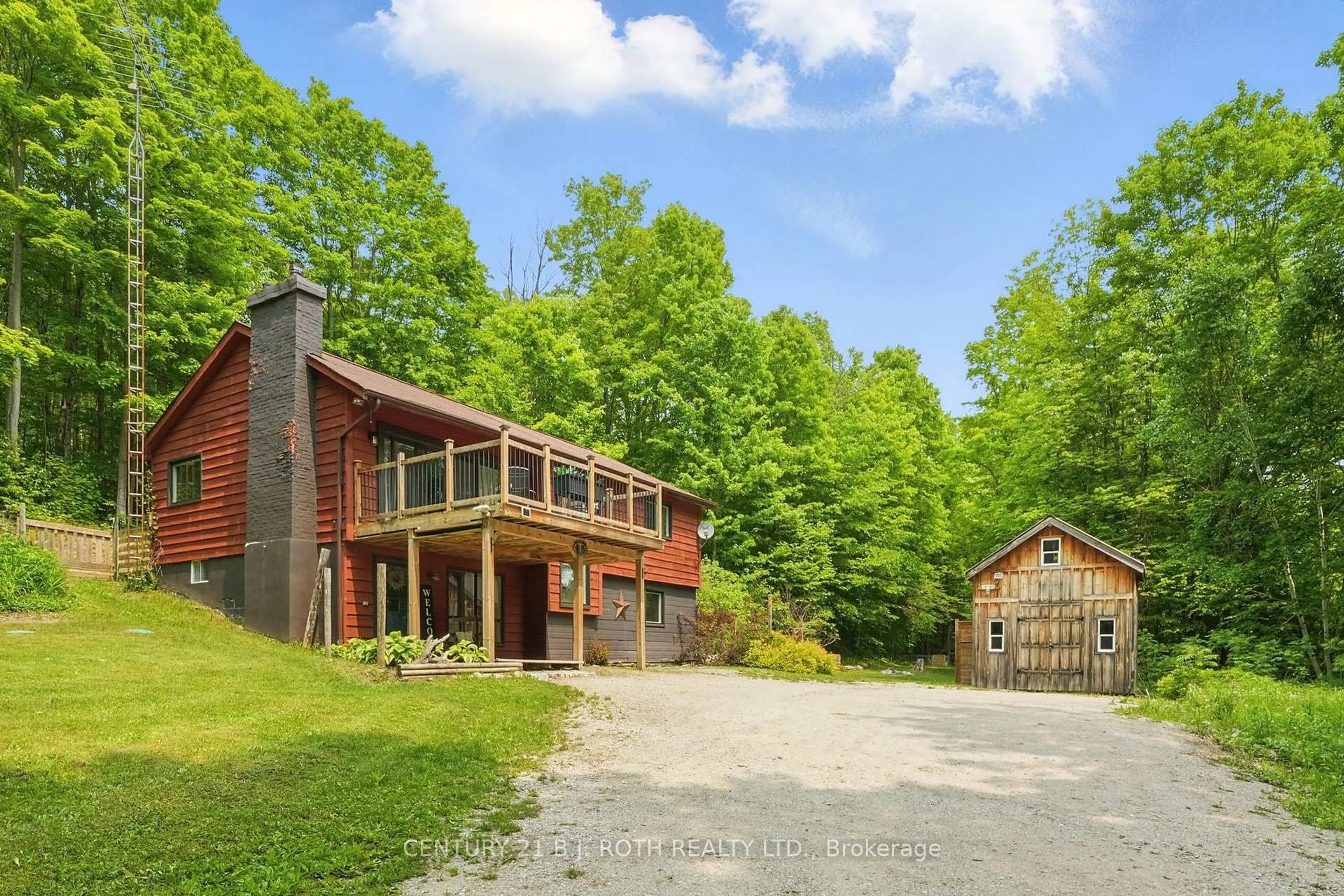 A pic from outside/outdoor area/front of a property/back of a property/a pic from drone, unknown for 5259 8 Line, Oro-Medonte Ontario L0K 1E0