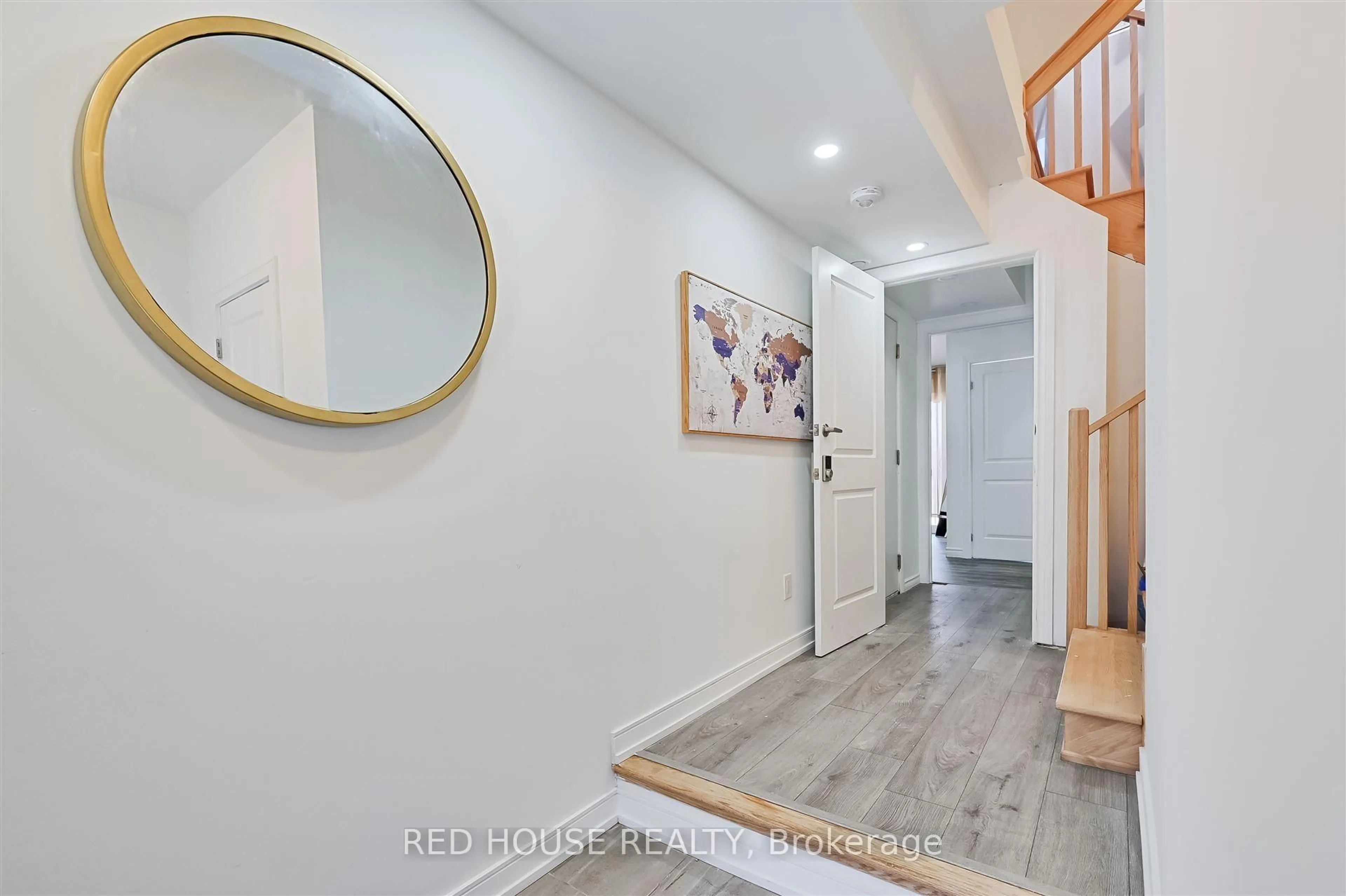 Indoor entryway for 13 Blue Forest Cres, Barrie Ontario L9J 0N3