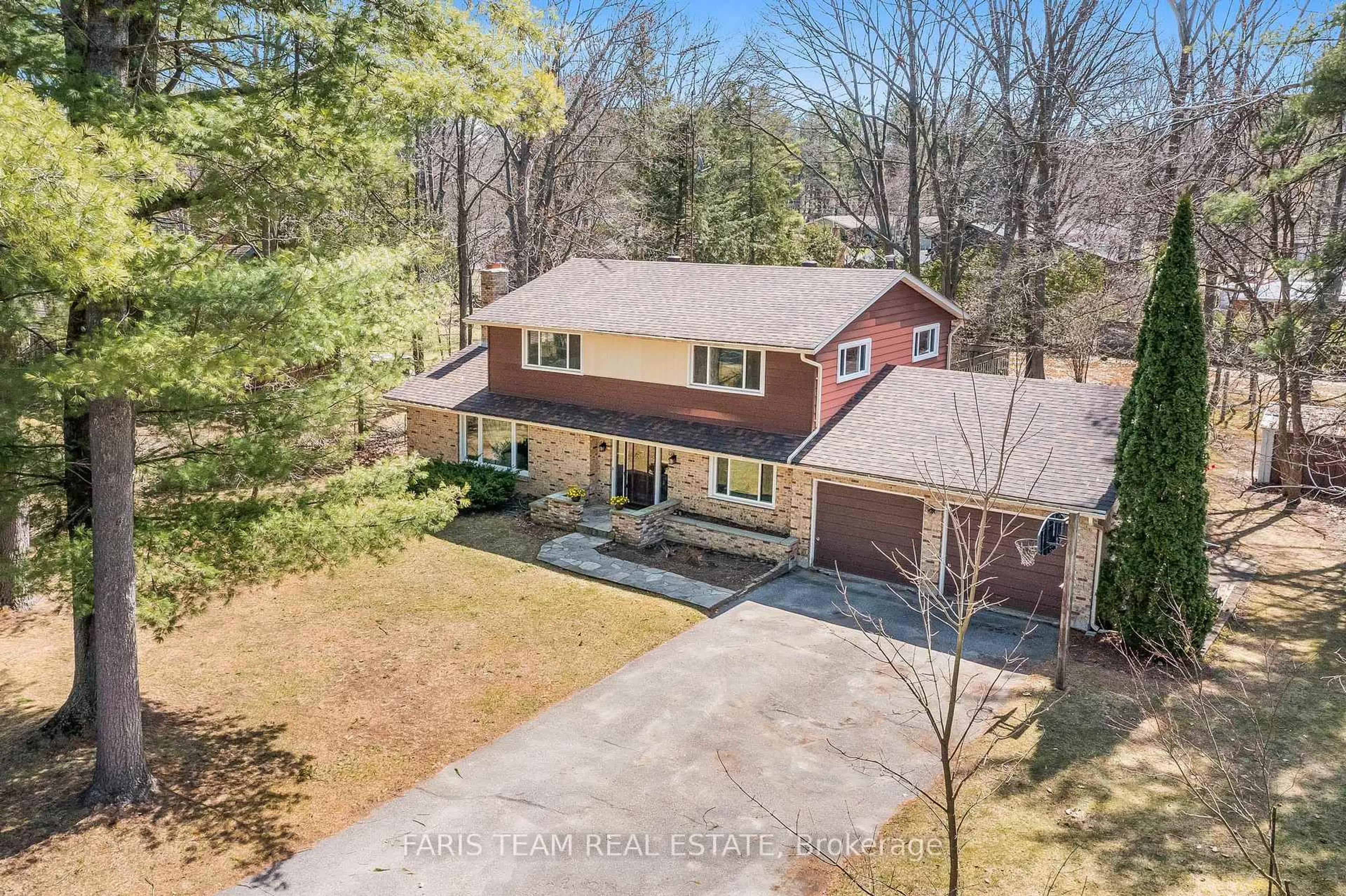 A pic from outside/outdoor area/front of a property/back of a property/a pic from drone, unknown for 15 Lawrence Ave, Springwater Ontario L0L 1Y2