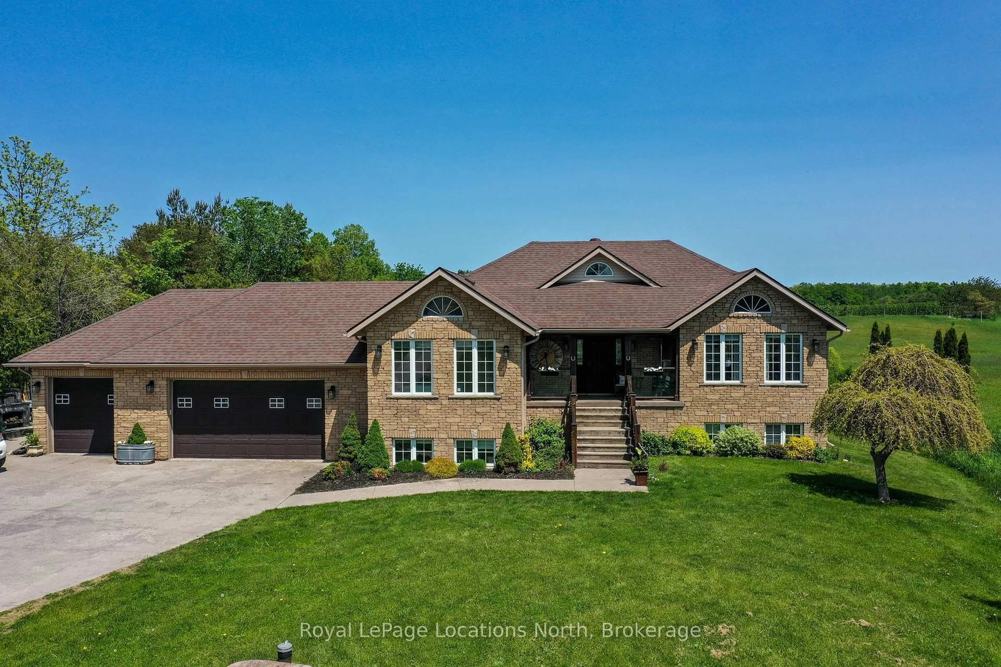 Home with brick exterior material, street for 2995 Nottawasaga Concession 10 Rd, Collingwood Ontario L9V 3V9