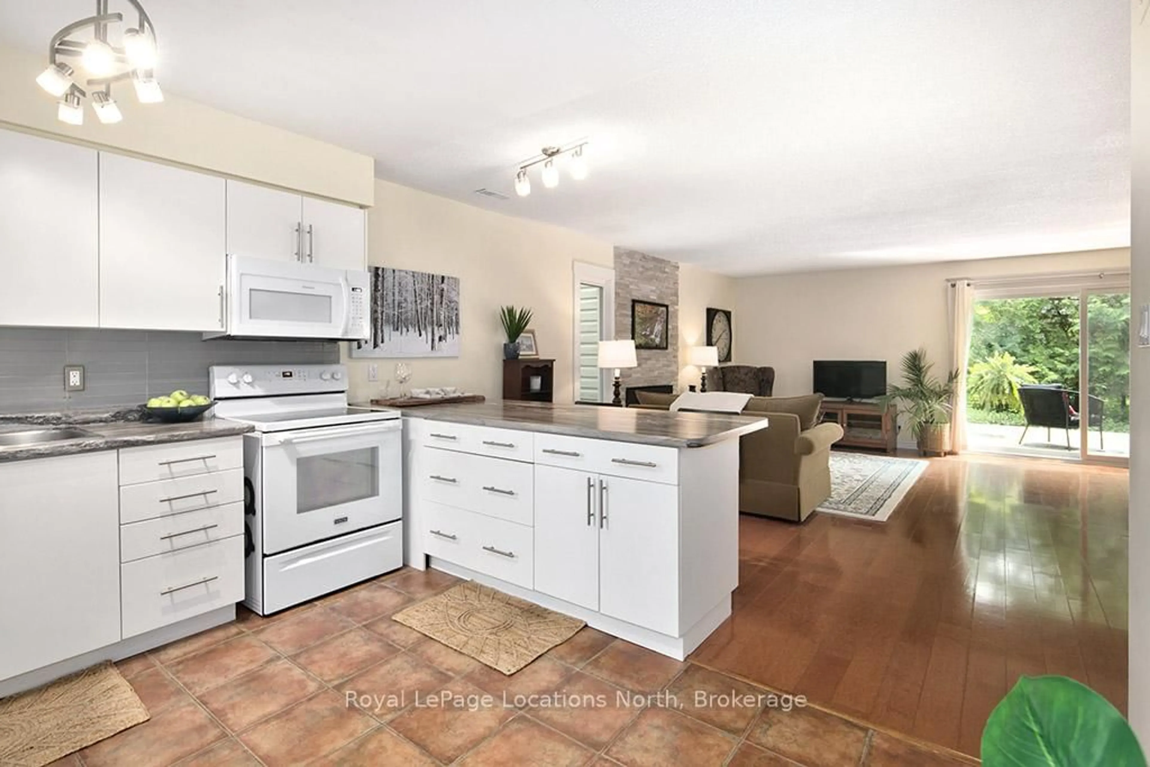 Open concept kitchen, unknown for 134 Escarpment Cres, Collingwood Ontario L9Y 5B4