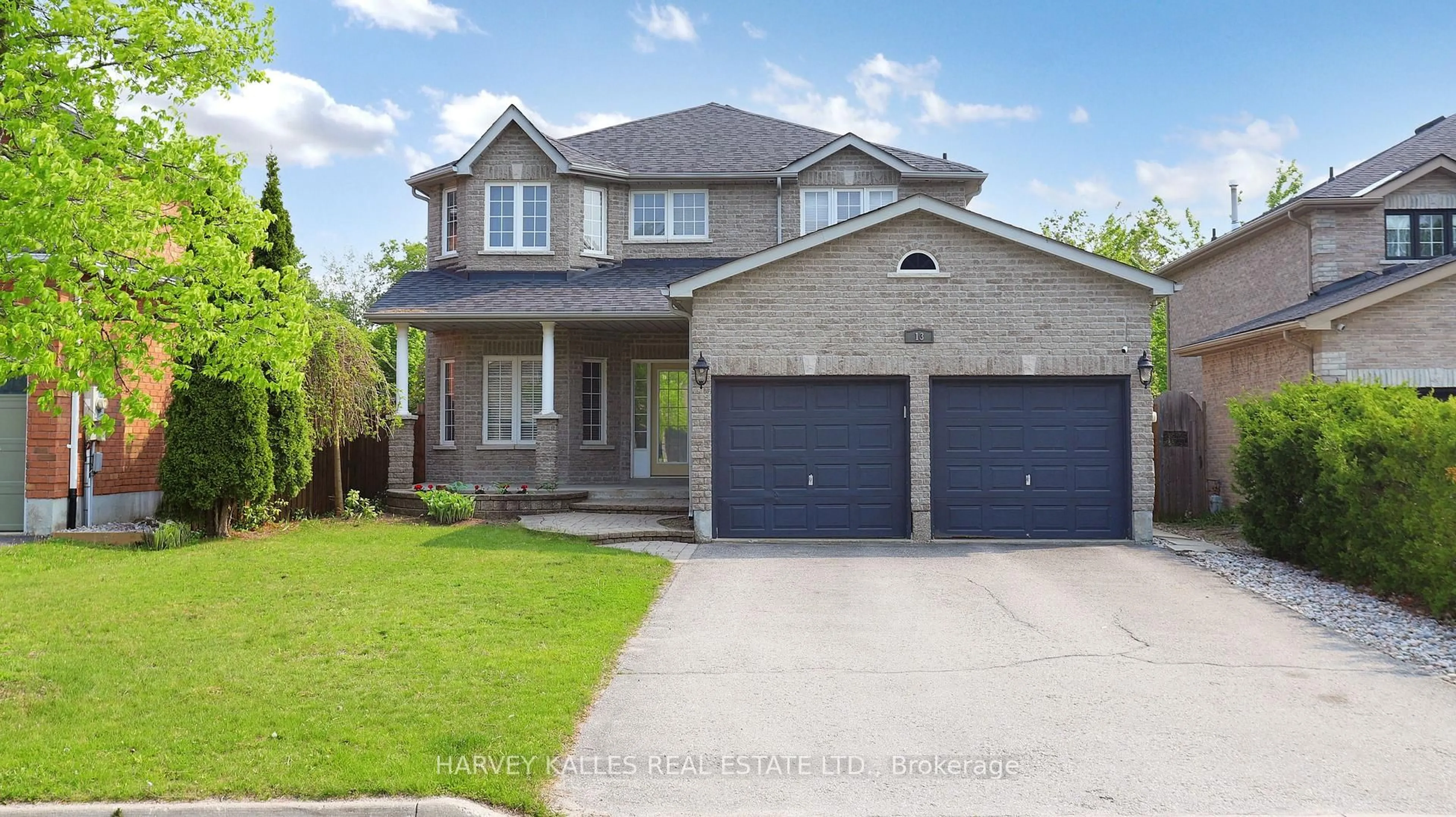 Home with brick exterior material, street for 13 Oakside Crt, Barrie Ontario L4N 5V5