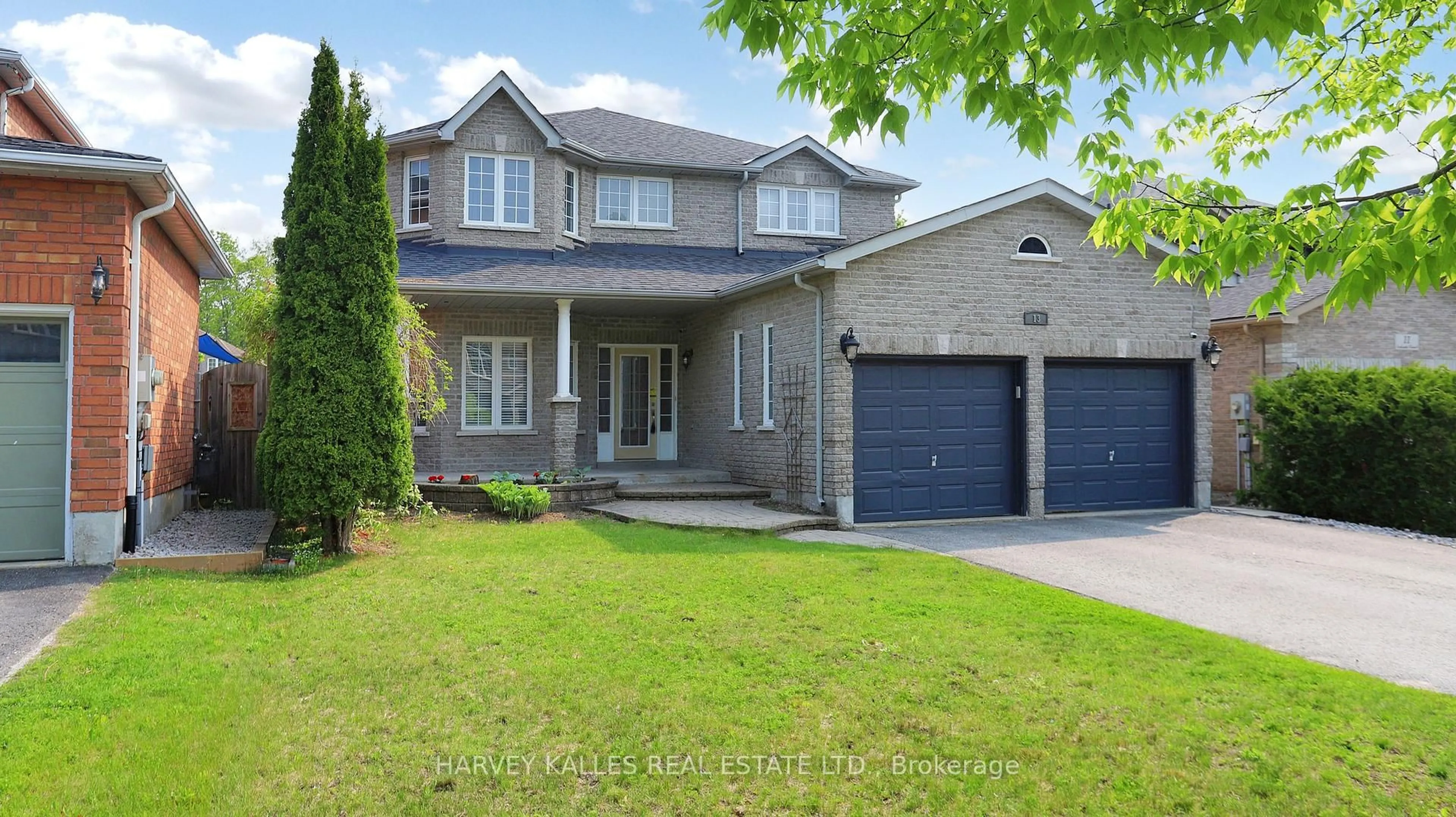 Home with brick exterior material, street for 13 Oakside Crt, Barrie Ontario L4N 5V5
