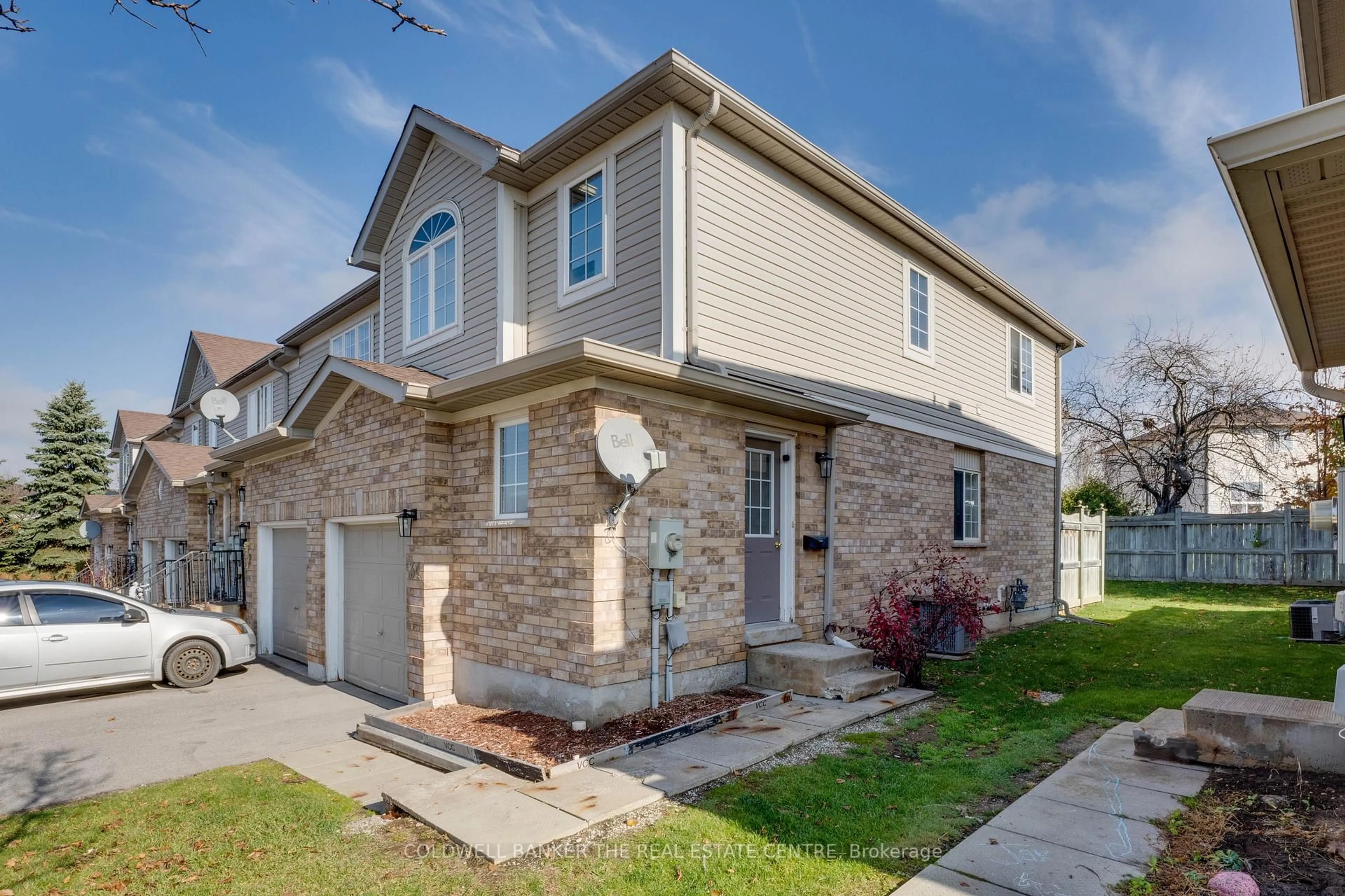Home with brick exterior material, street for 430 Mapleview Dr #34, Barrie Ontario L4N 0H4