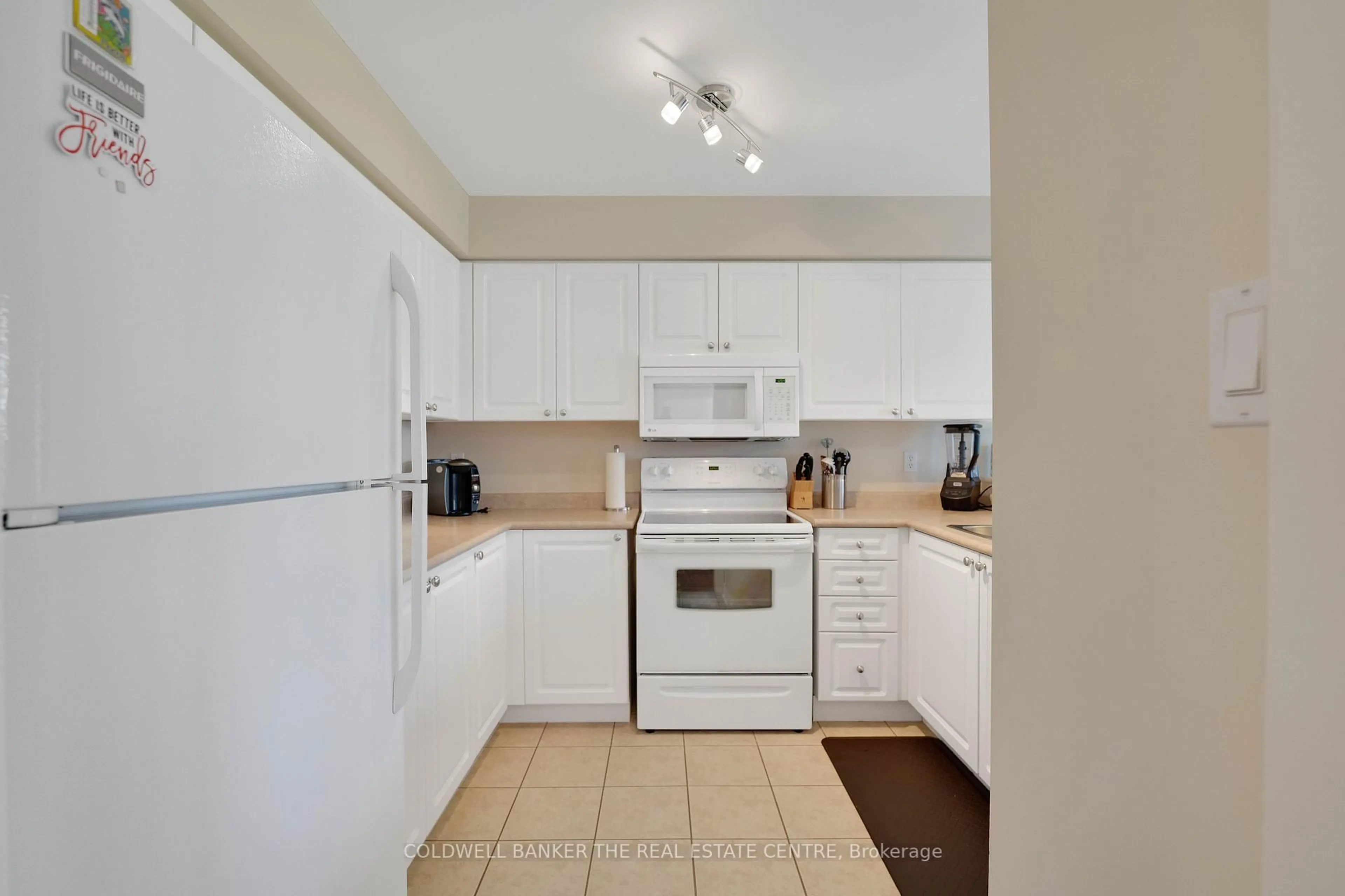 Standard kitchen, unknown for 430 Mapleview Dr #34, Barrie Ontario L4N 0H4