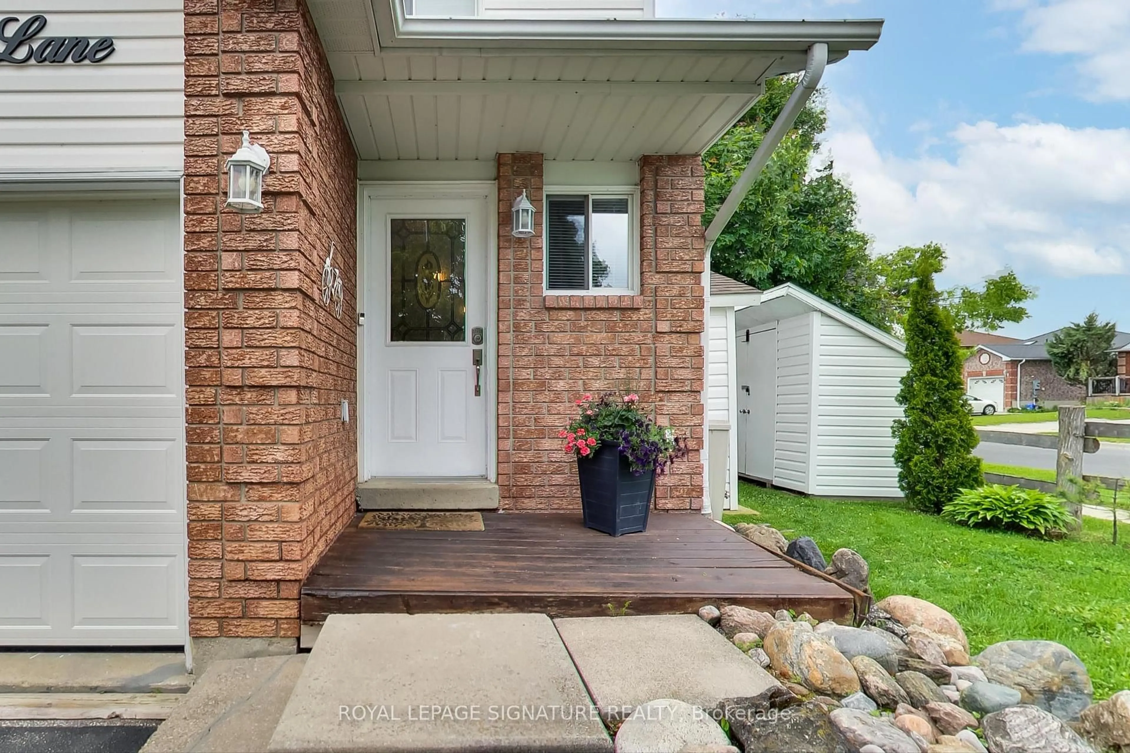 Home with brick exterior material, street for 18 Palling Lane, Barrie Ontario L4M 6H4