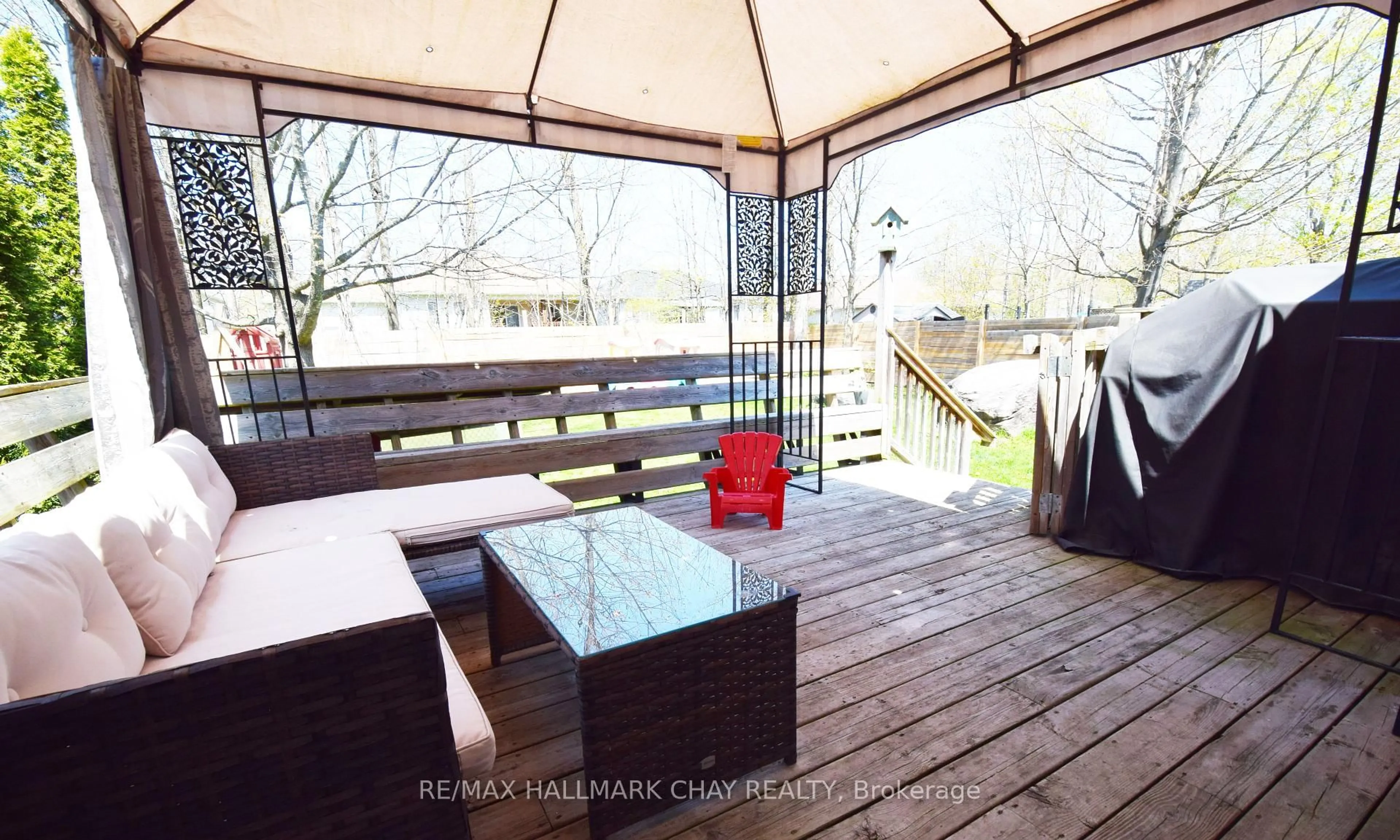 Patio, street for 68 Anderson Cres, Tay Ontario L0K 2A0
