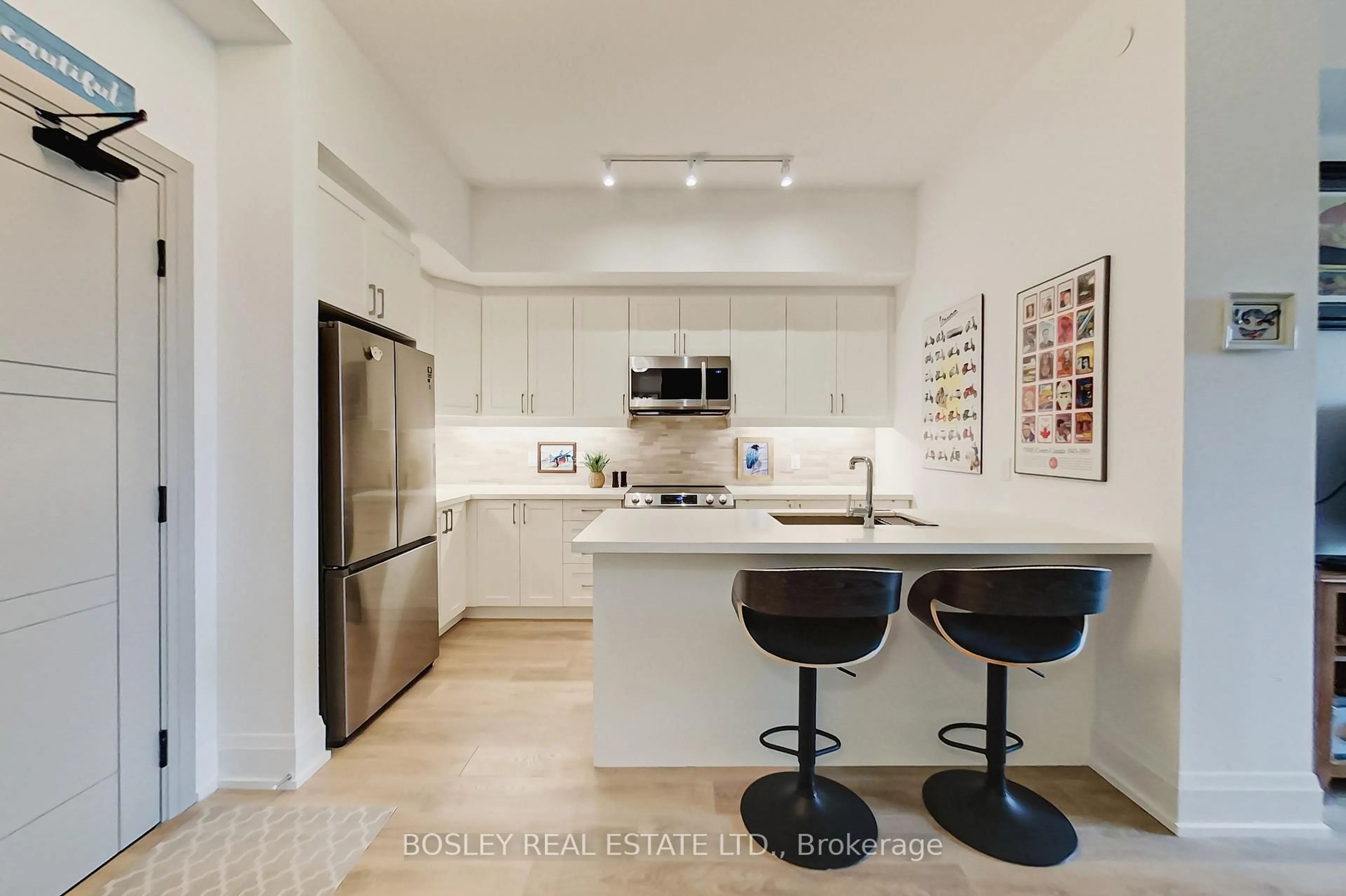 Contemporary kitchen, ceramic/tile floor for 1 Hume St #201, Collingwood Ontario L9Y 0X0