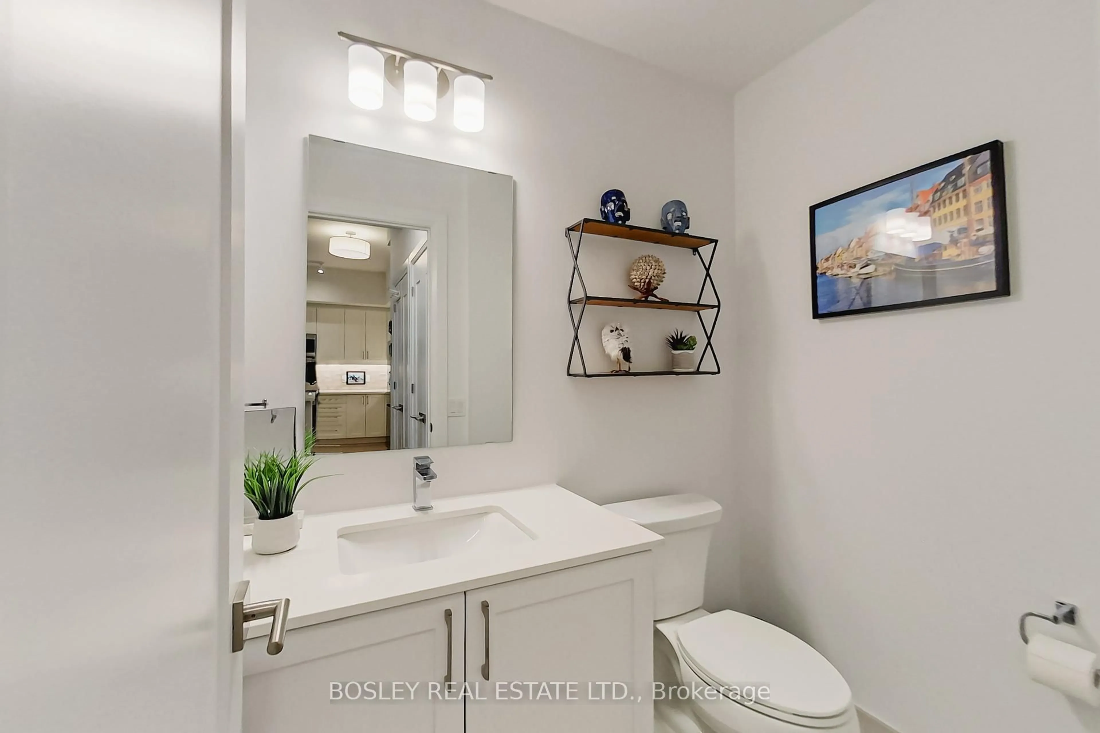Standard bathroom, ceramic/tile floor for 1 Hume St #201, Collingwood Ontario L9Y 0X0