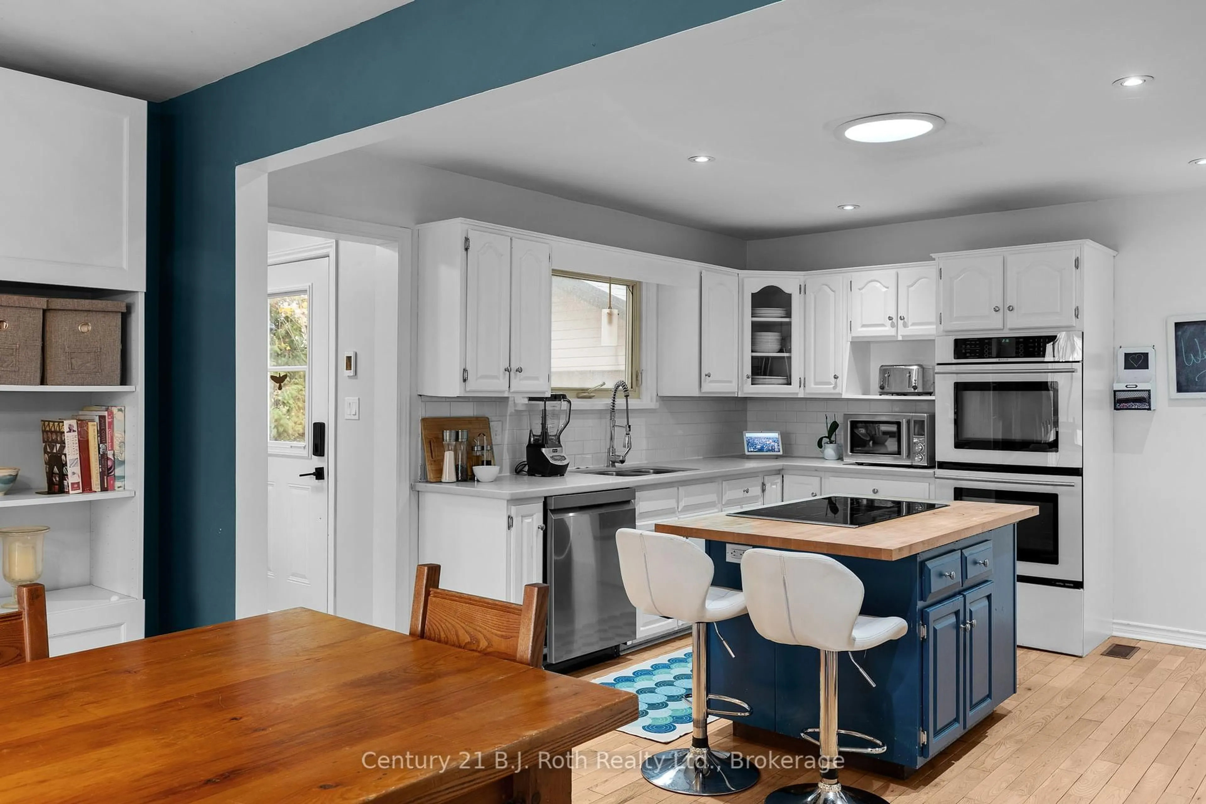 Open concept kitchen, unknown for 3772 Harry's Lane, Ramara Ontario L3V 0L1