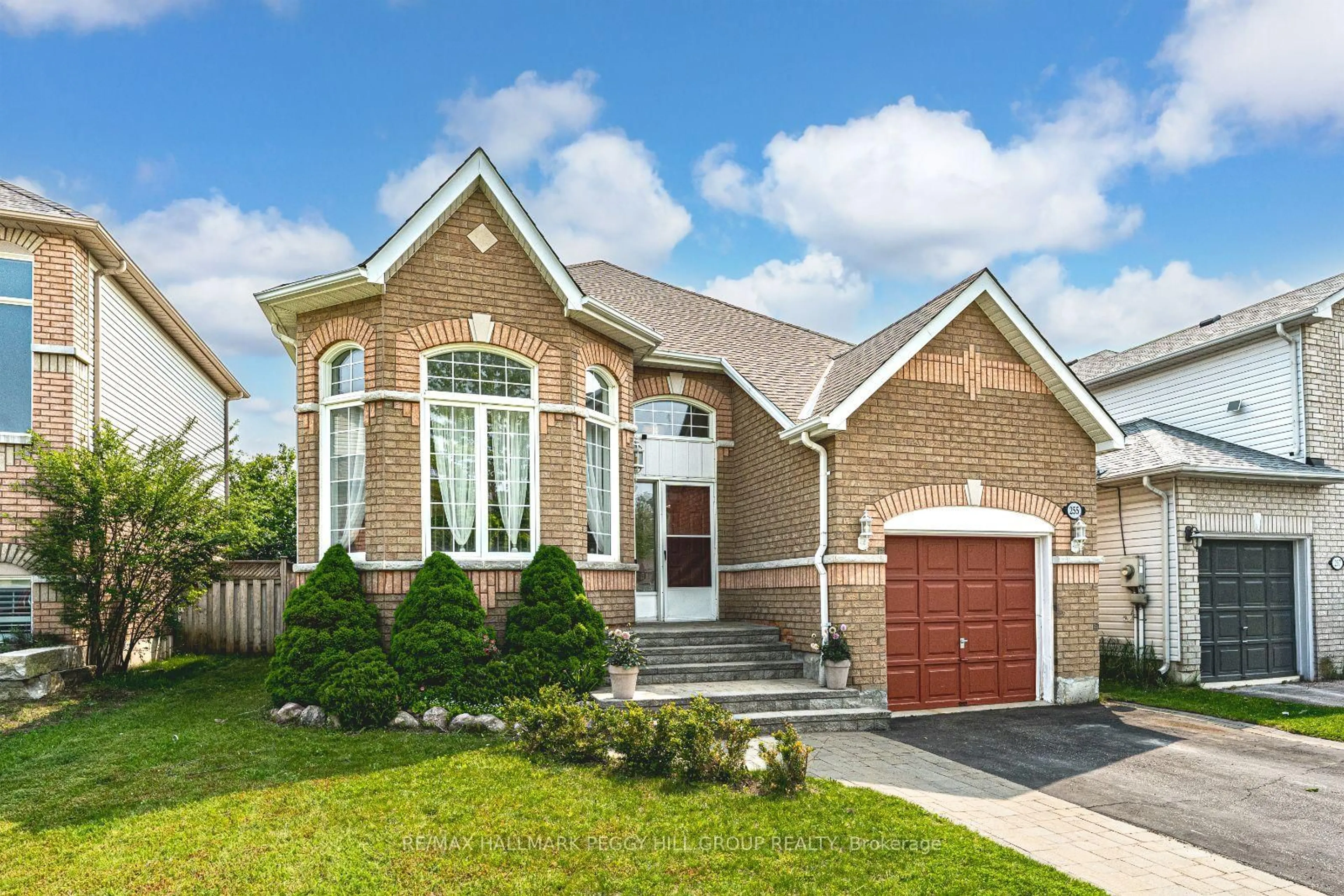 Home with brick exterior material, street for 255 Mapleton Ave, Barrie Ontario L4N 8T3