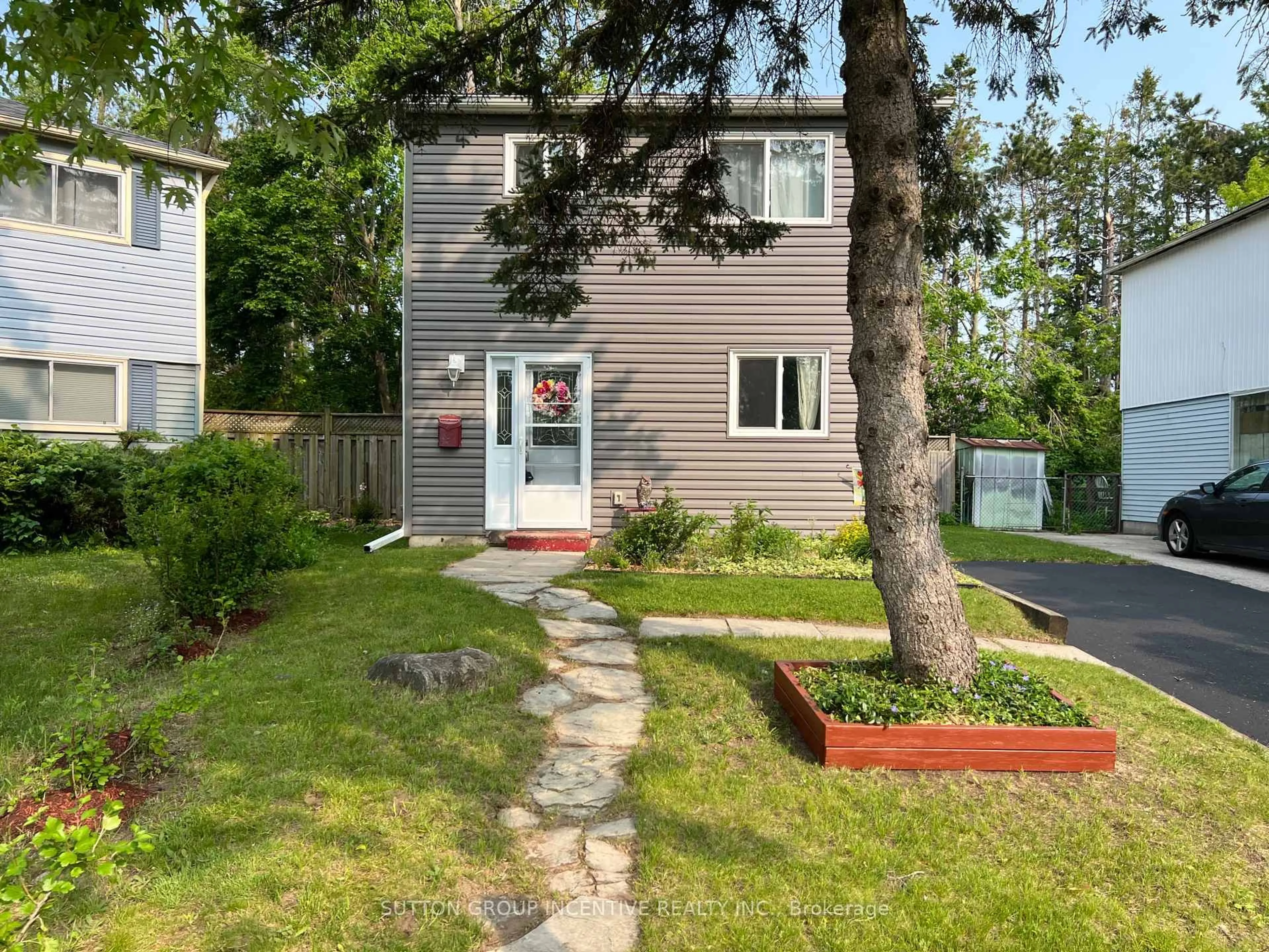 Unknown for 220 Letitia St, Barrie Ontario L4N 4Z7