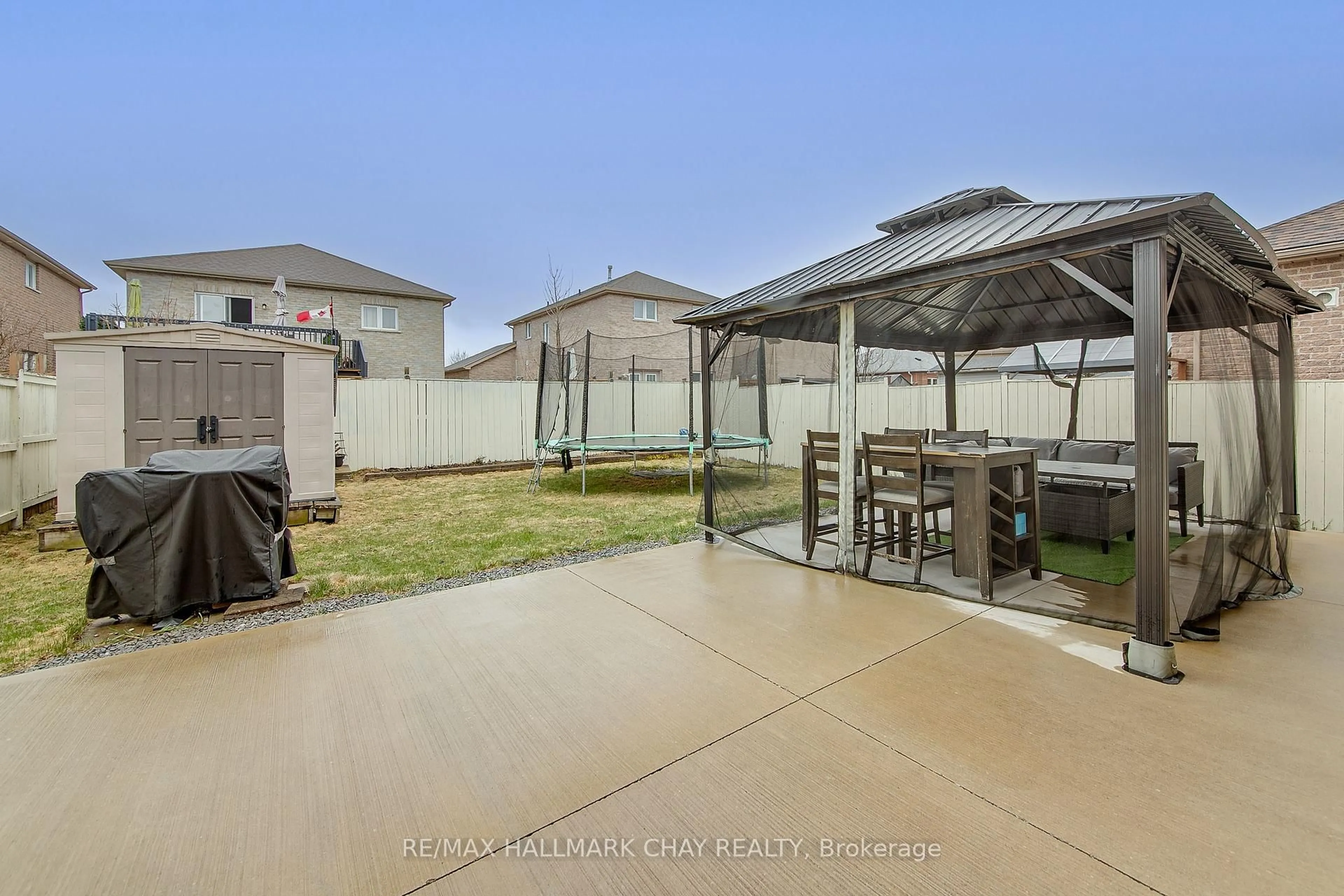 Patio, street for 7 Penvill Tr, Barrie Ontario L4N 1T7
