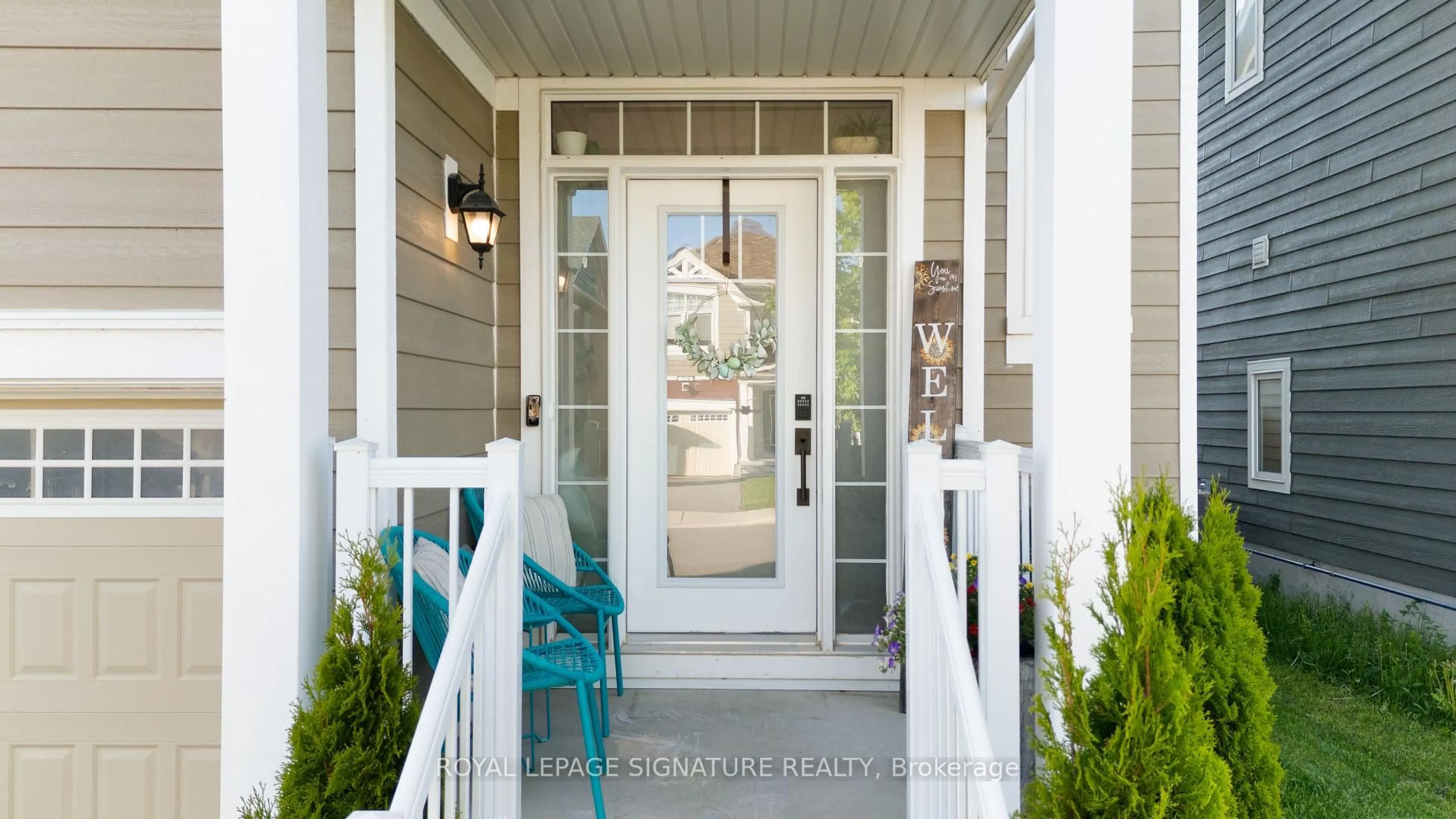 Indoor entryway for 11 Hills Thistle Dr, Wasaga Beach Ontario L9Z 0J3