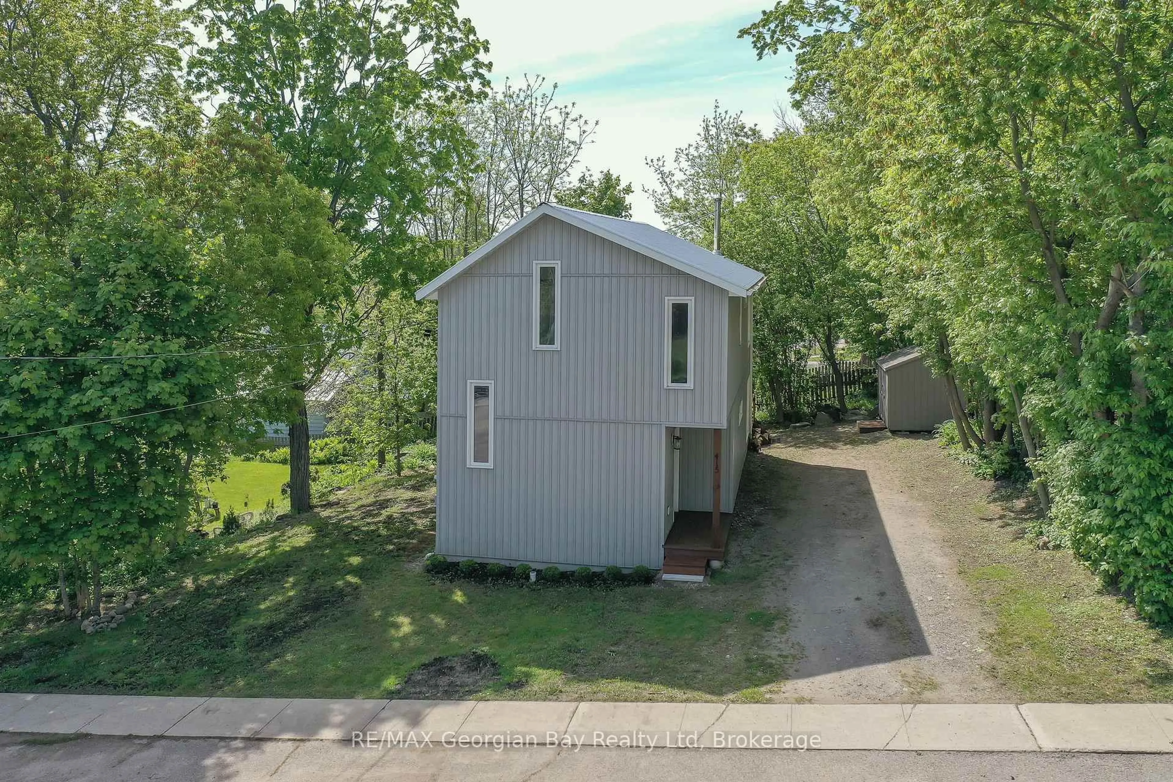 Shed for 415 Talbot St, Tay Ontario L0K 1R0