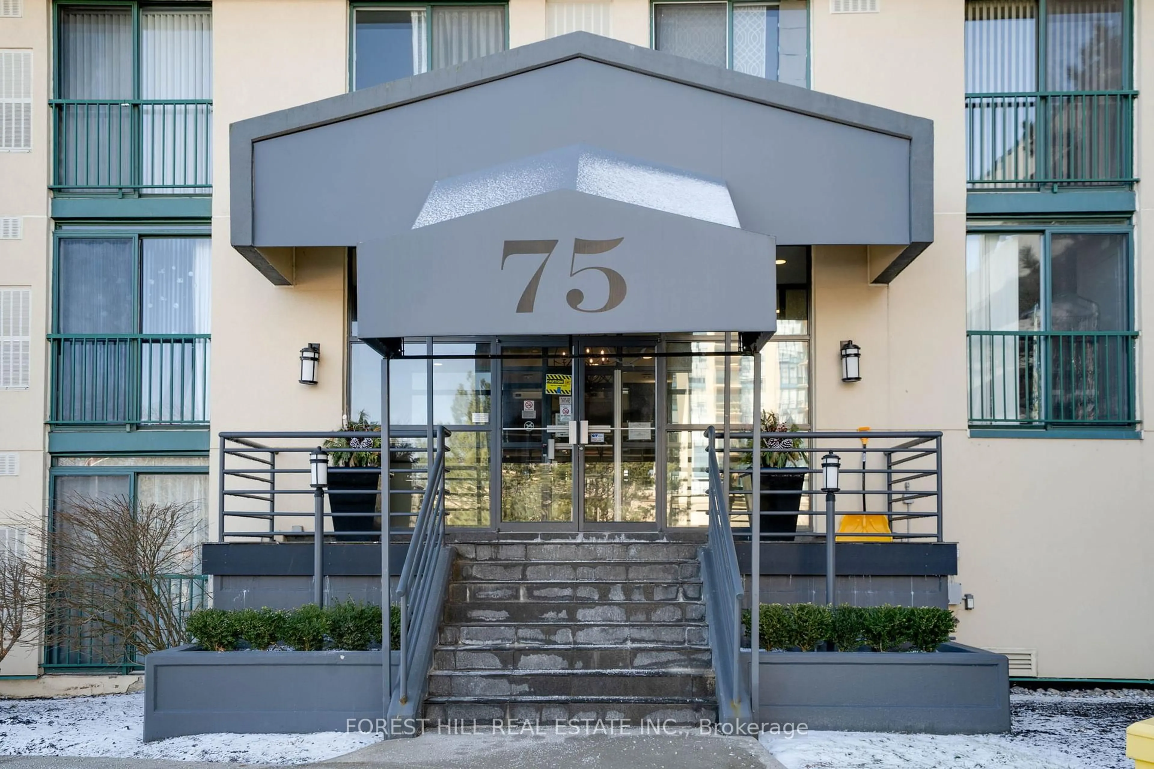 Indoor foyer for 75 Ellen St #410, Barrie Ontario L4N 7R6