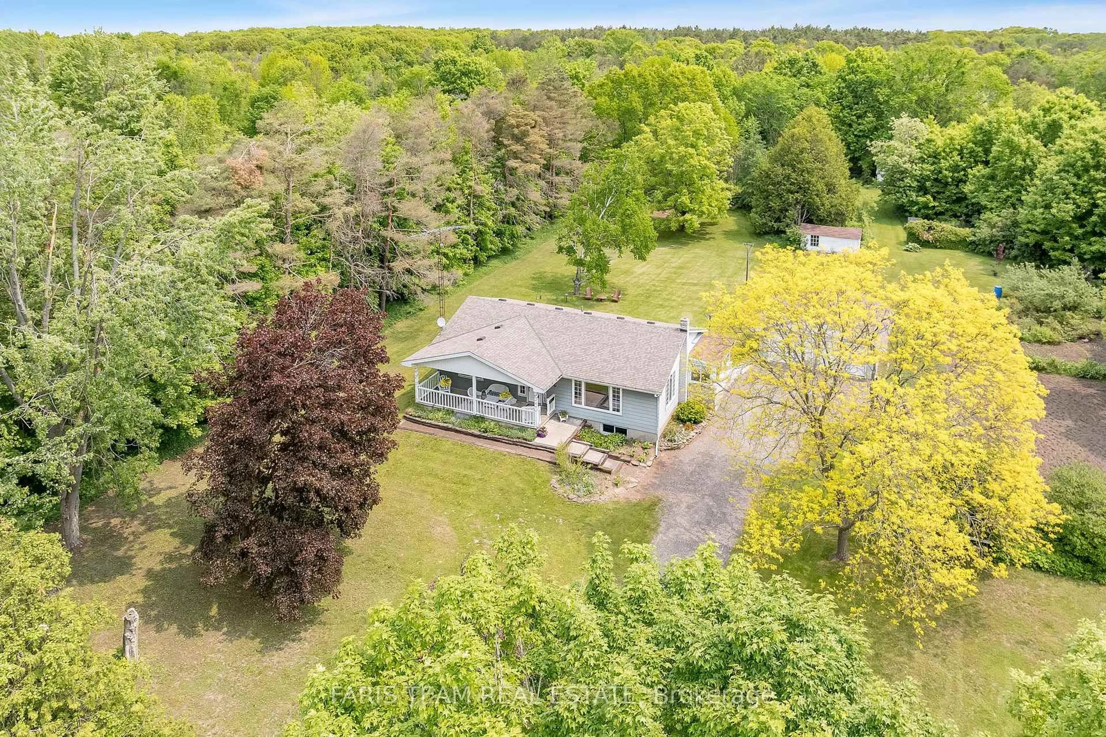 A pic from outside/outdoor area/front of a property/back of a property/a pic from drone, water/lake/river/ocean view for 1669 Newton St, Tay Ontario L0K 2A0