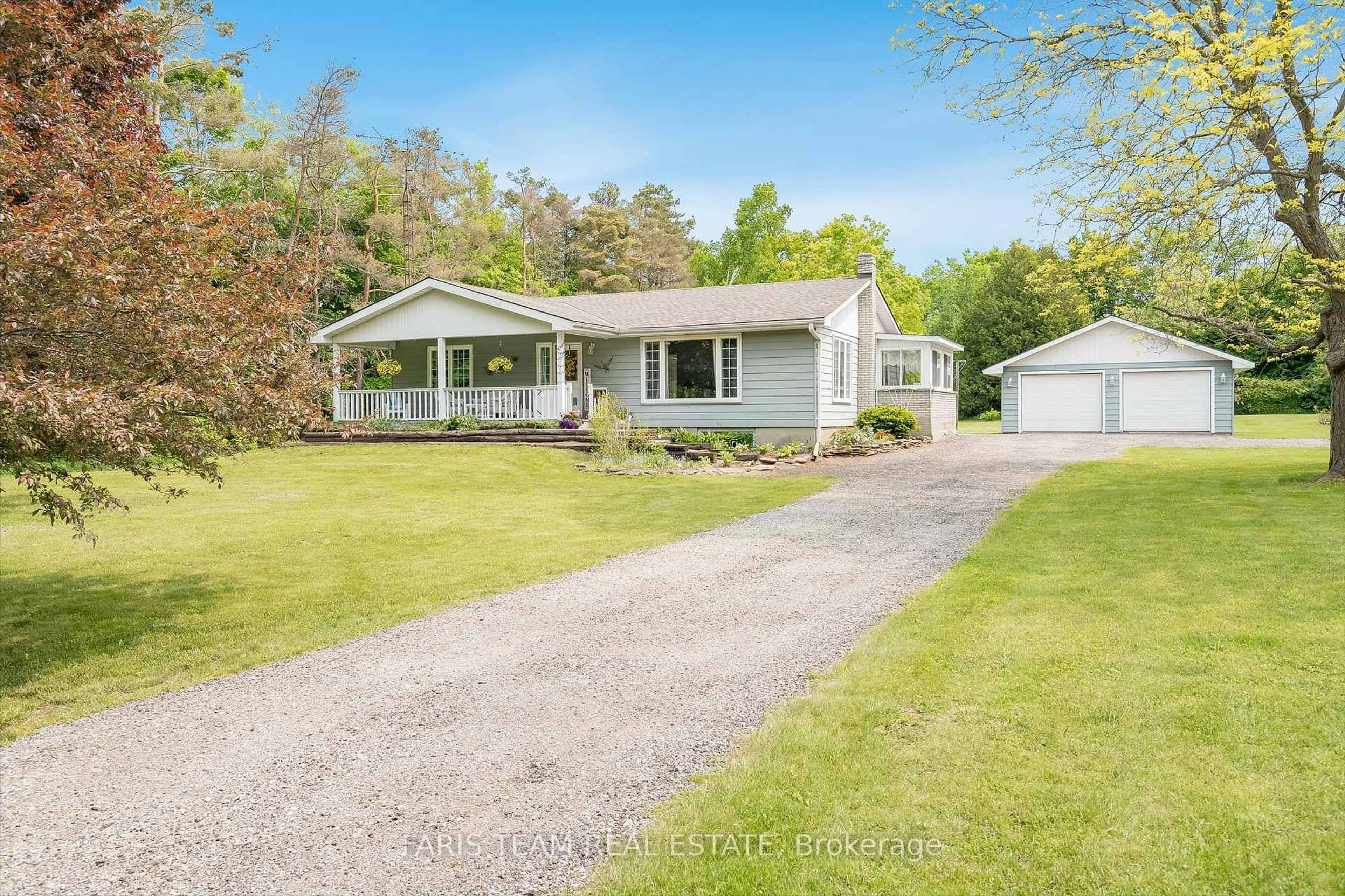 A pic from outside/outdoor area/front of a property/back of a property/a pic from drone, street for 1669 Newton St, Tay Ontario L0K 2A0