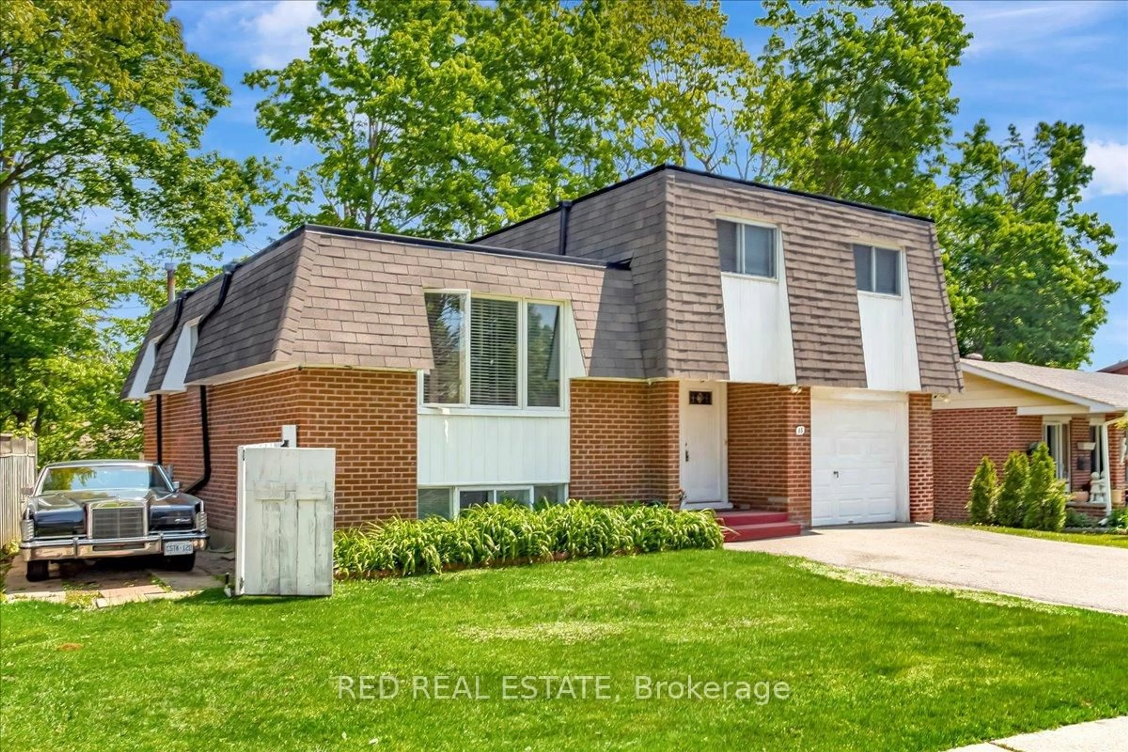 Home with brick exterior material, street for 45 Springdale Dr, Barrie Ontario L4M 5A8
