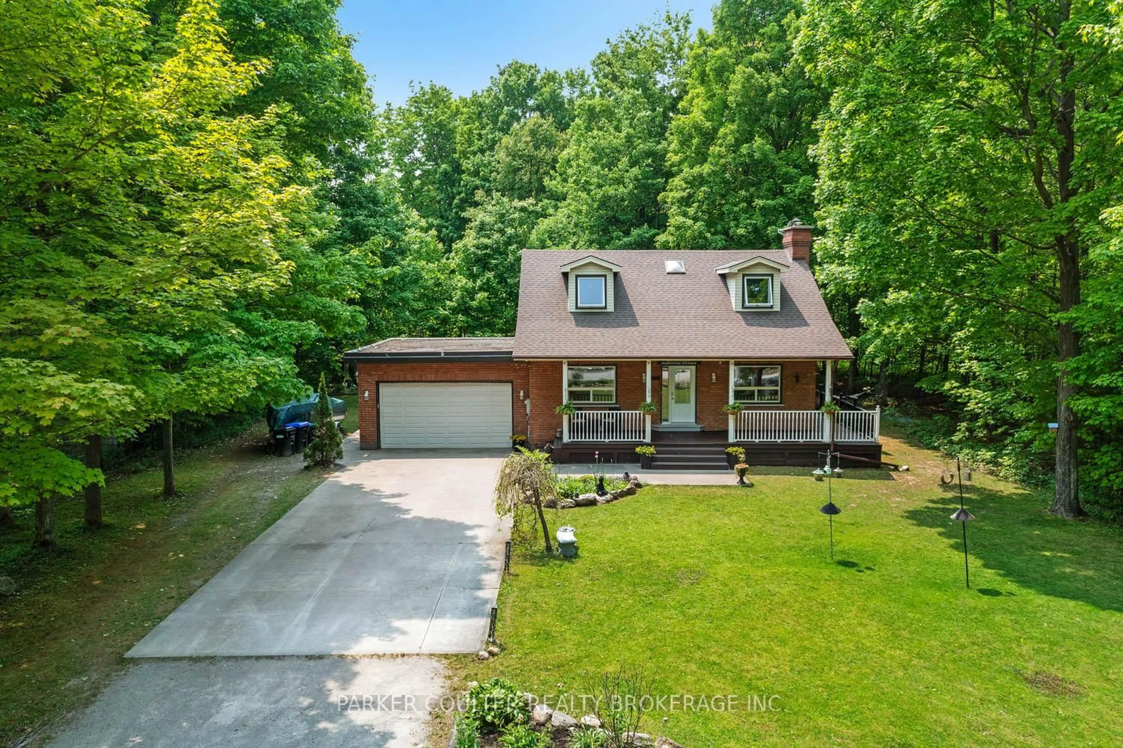 A pic from outside/outdoor area/front of a property/back of a property/a pic from drone, unknown for 57 Macedonia Circ, Tiny Ontario L9M 0H9