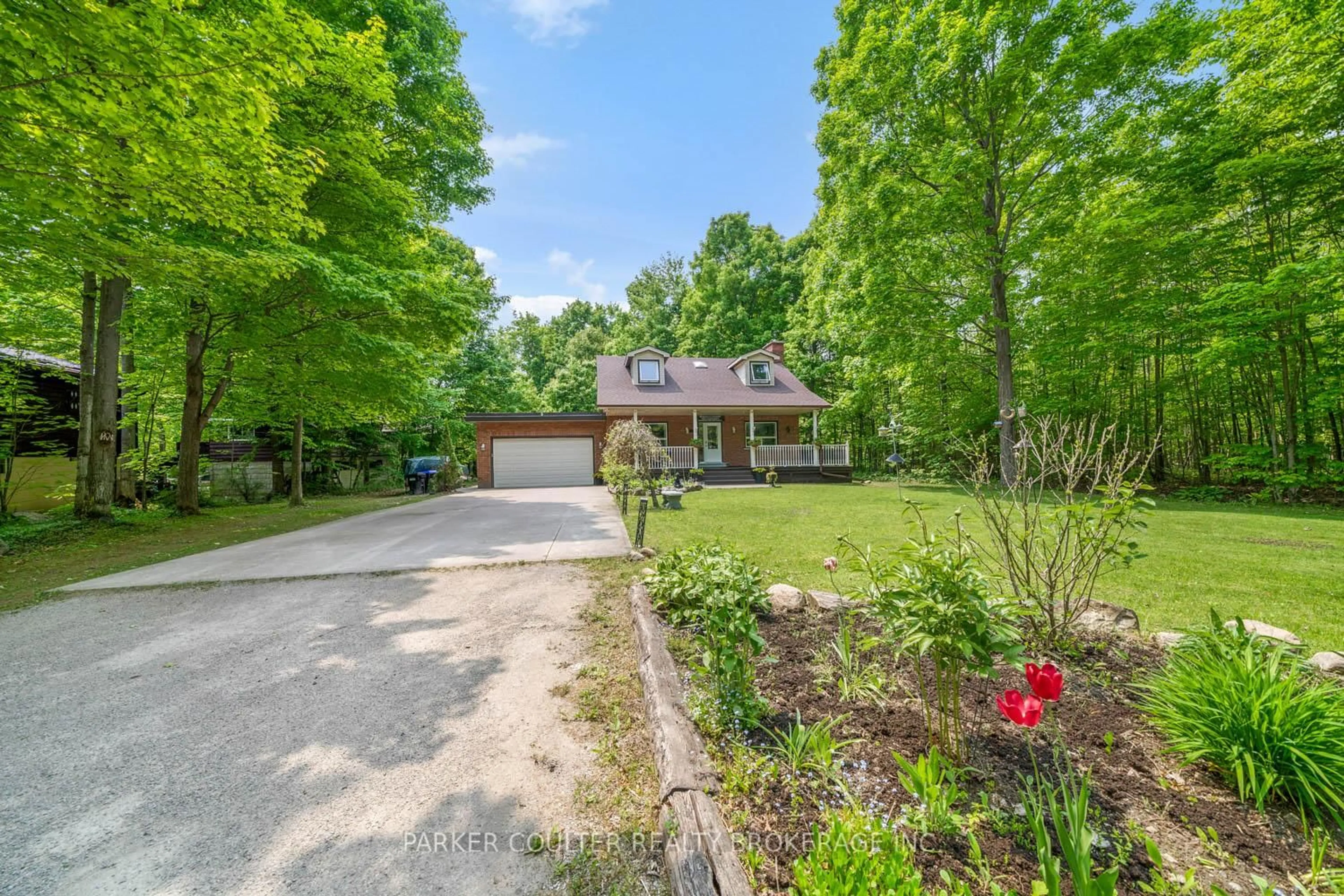 A pic from outside/outdoor area/front of a property/back of a property/a pic from drone, street for 57 Macedonia Circ, Tiny Ontario L9M 0H9