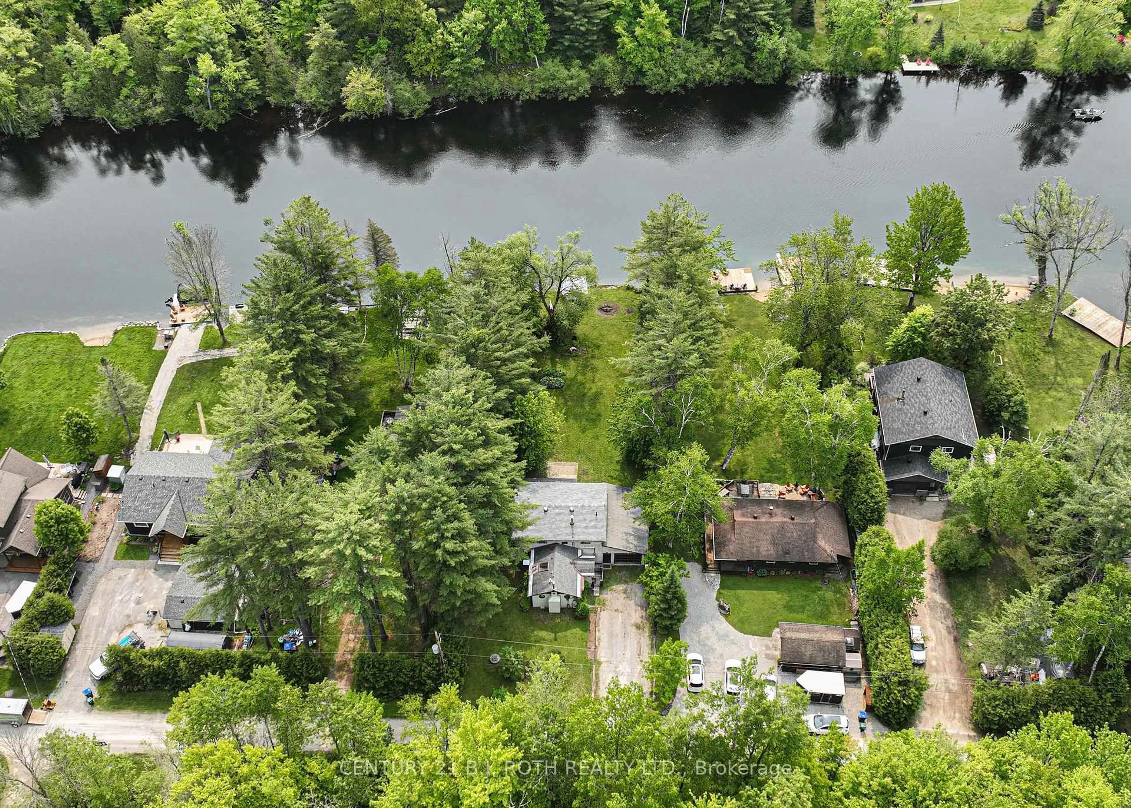 A pic from outside/outdoor area/front of a property/back of a property/a pic from drone, water/lake/river/ocean view for 3456 Jean St, Severn Ontario L0K 2B0