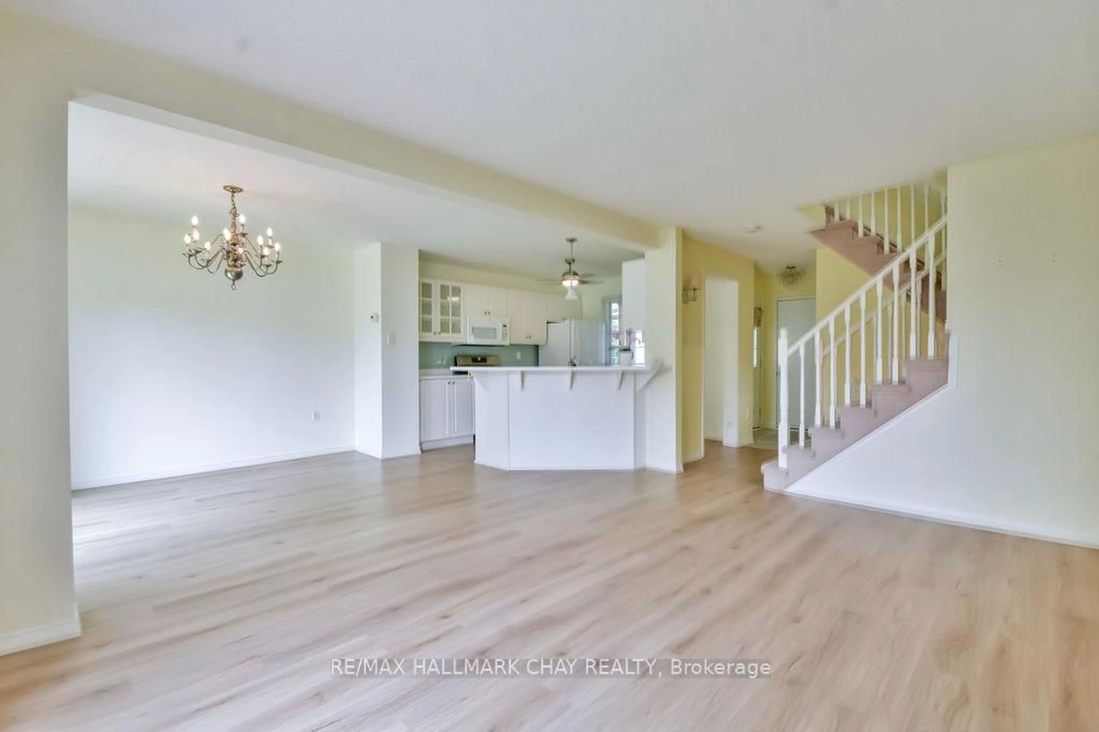 Open concept kitchen, unknown for 19 Taylor Dr, Barrie Ontario L4N 8K6