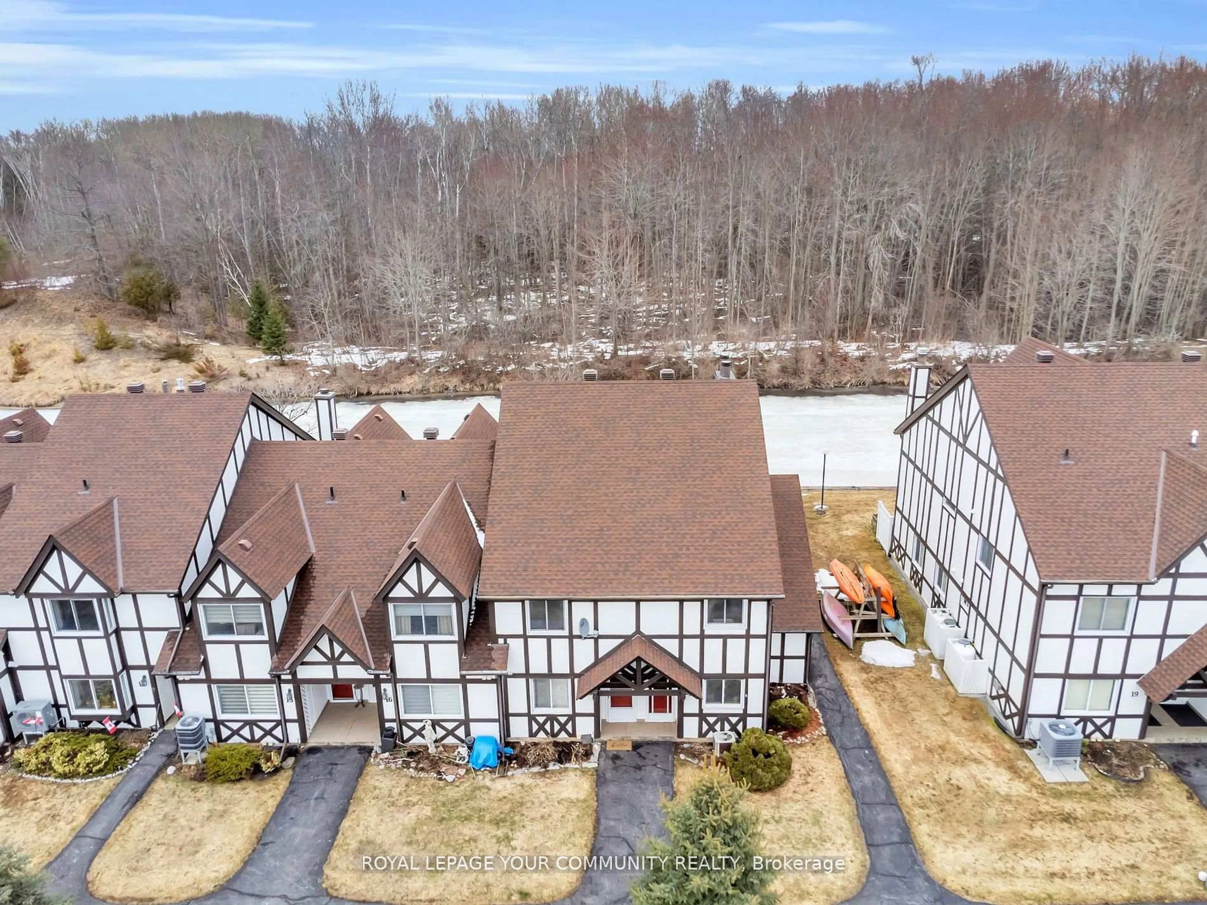 A pic from outside/outdoor area/front of a property/back of a property/a pic from drone, unknown for 31 Laguna Pkwy #18, Ramara Ontario L0K 1B0