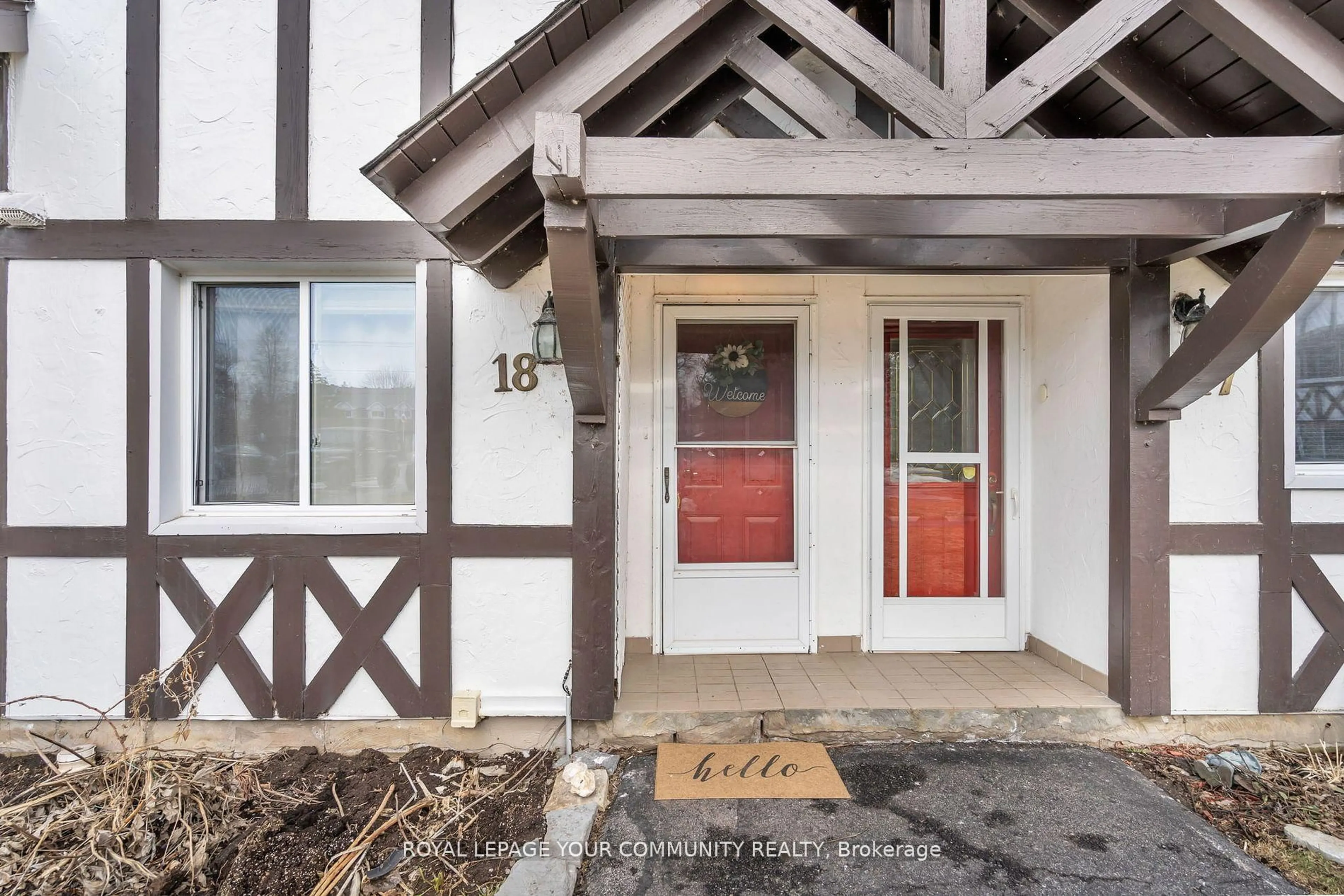 Indoor entryway for 31 Laguna Pkwy #18, Ramara Ontario L0K 1B0