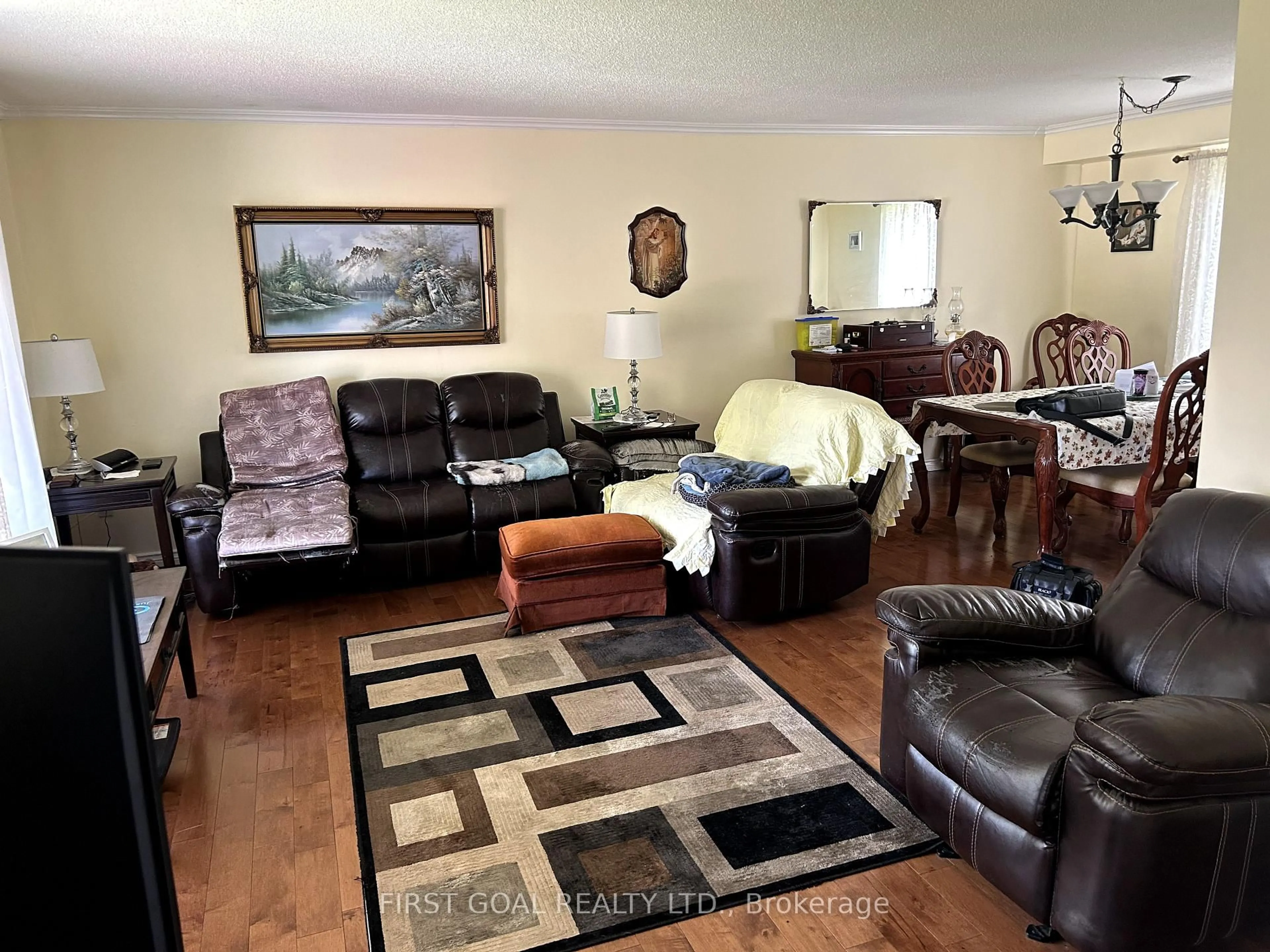 Living room with furniture, unknown for 2 Agnes St, Barrie Ontario L4M 2S2