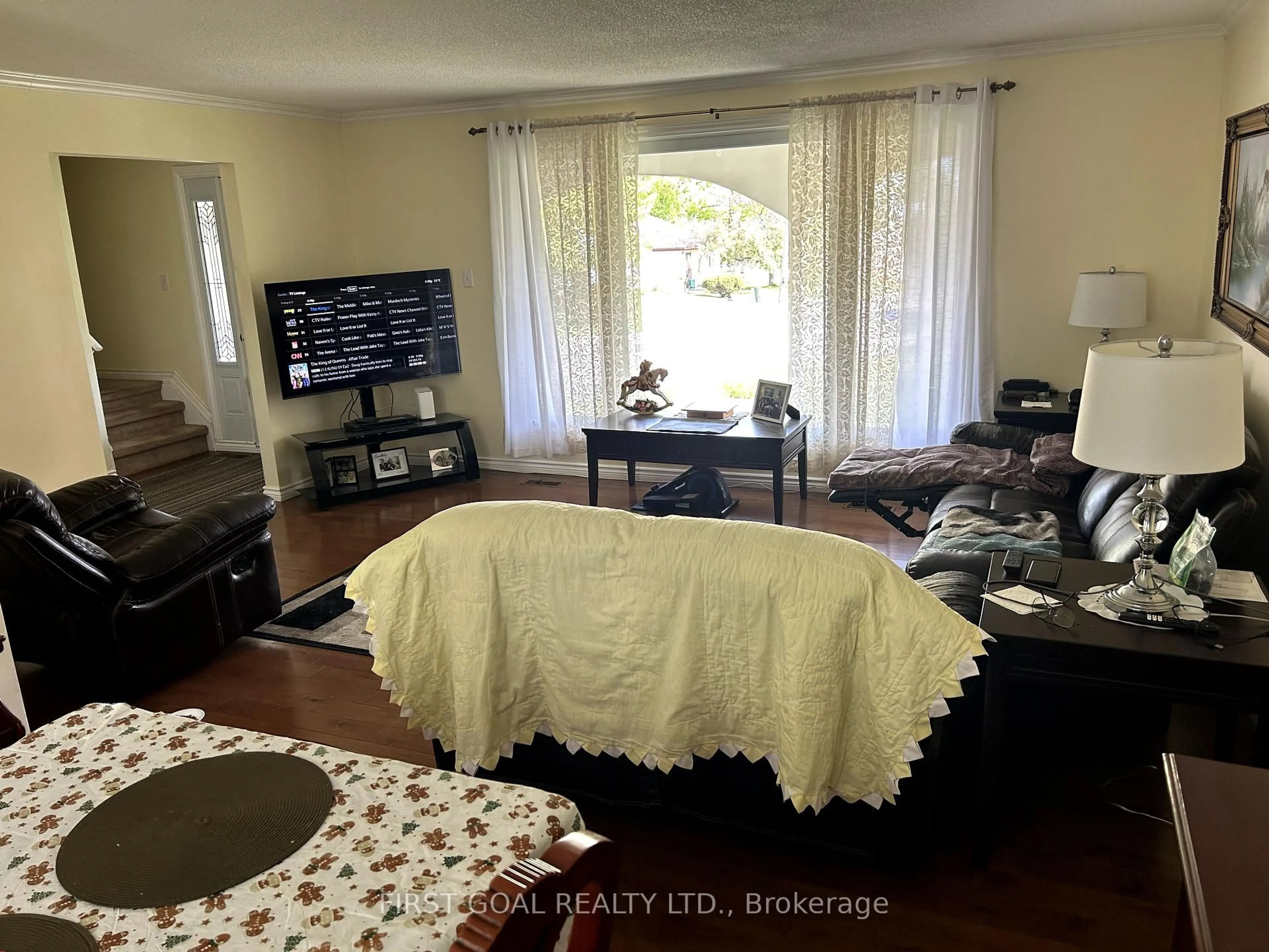 A pic of a room for 2 Agnes St, Barrie Ontario L4M 2S2